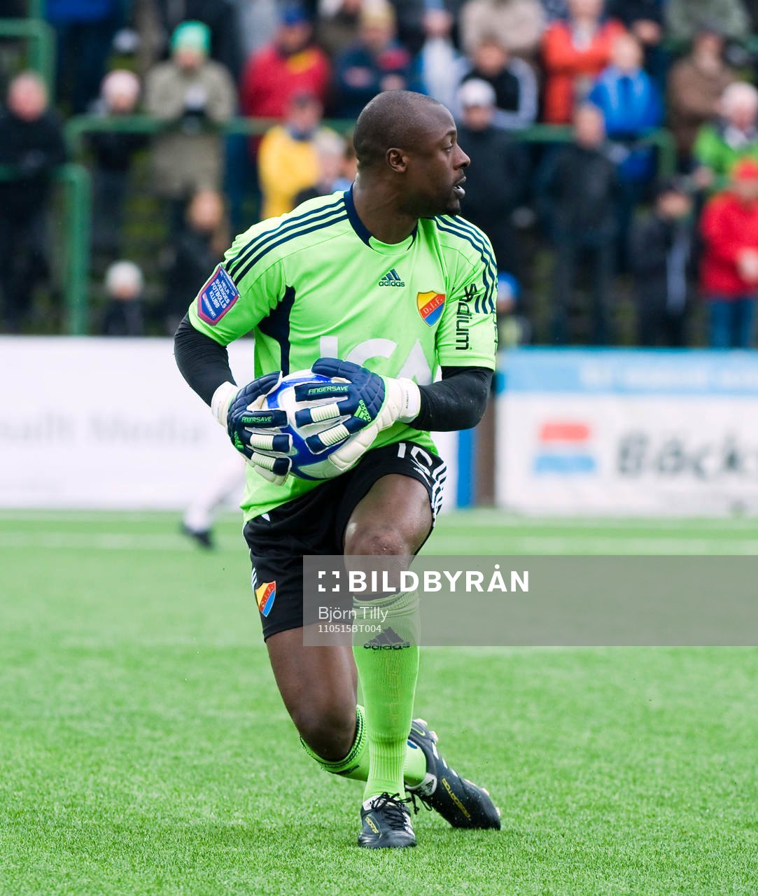 Pa Dembo Touray, målvakt