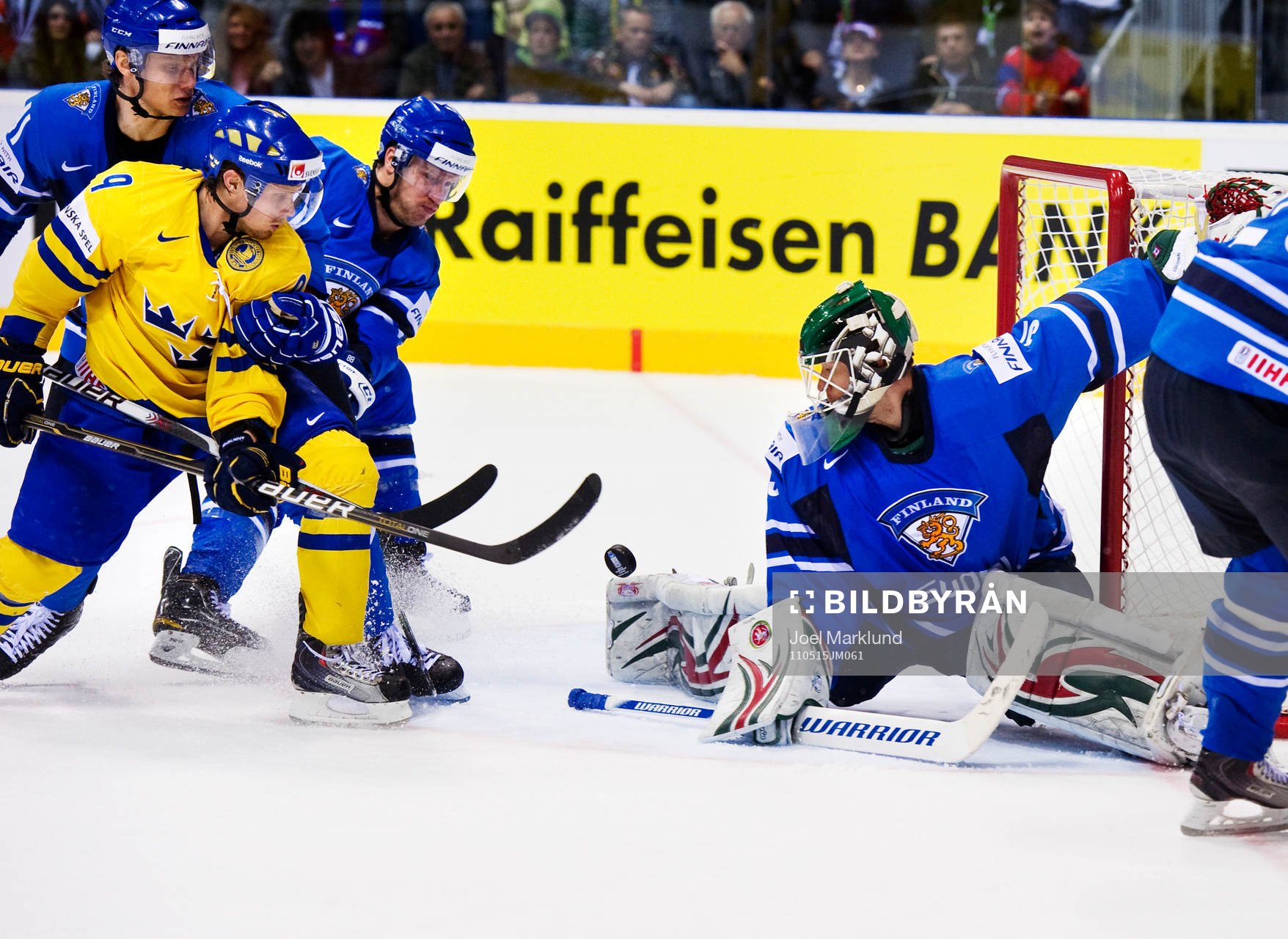 Mattias Tedenby, Sverige, oroar framför Petri Vehanen,