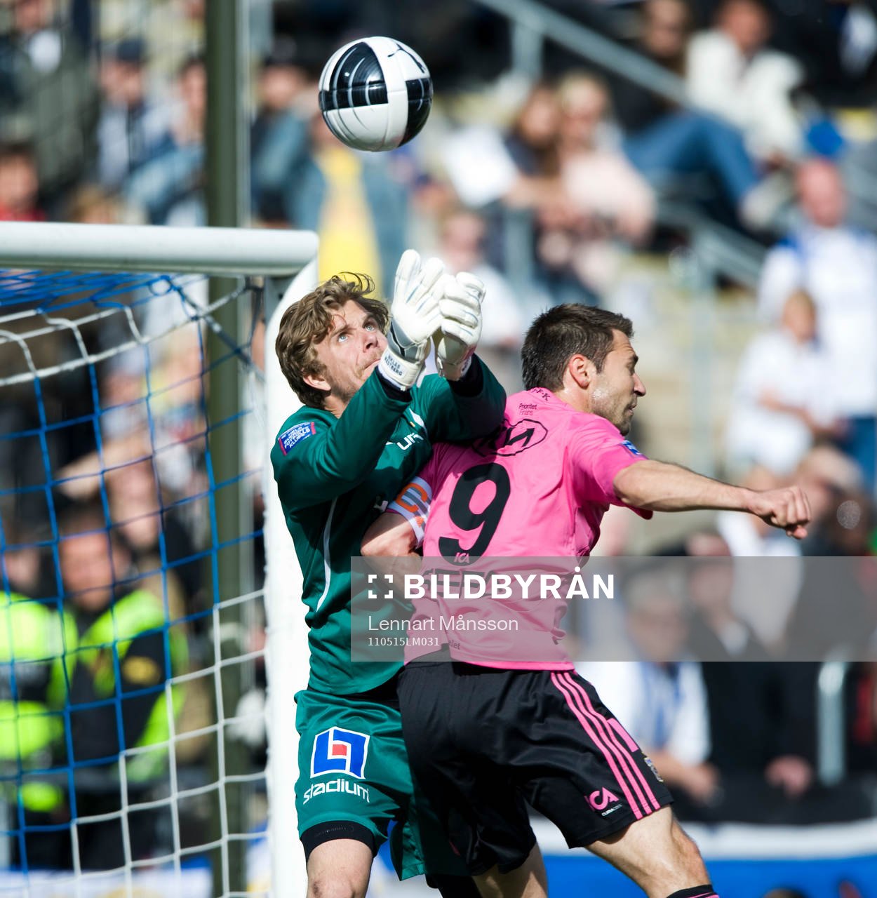 Stefan Selakovic, Göteborg, stör Niklas Westberg,