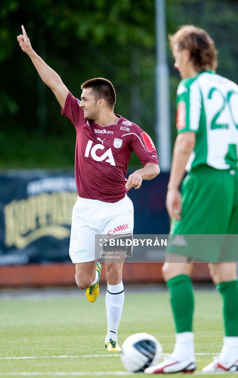 Isa Bagsi, Qviding, gör 1-0, jubel