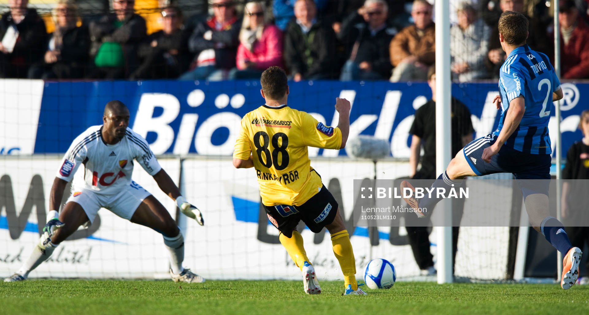 2-0 Moestafa El Kabir, Mjällby, som fått bollen av Joona