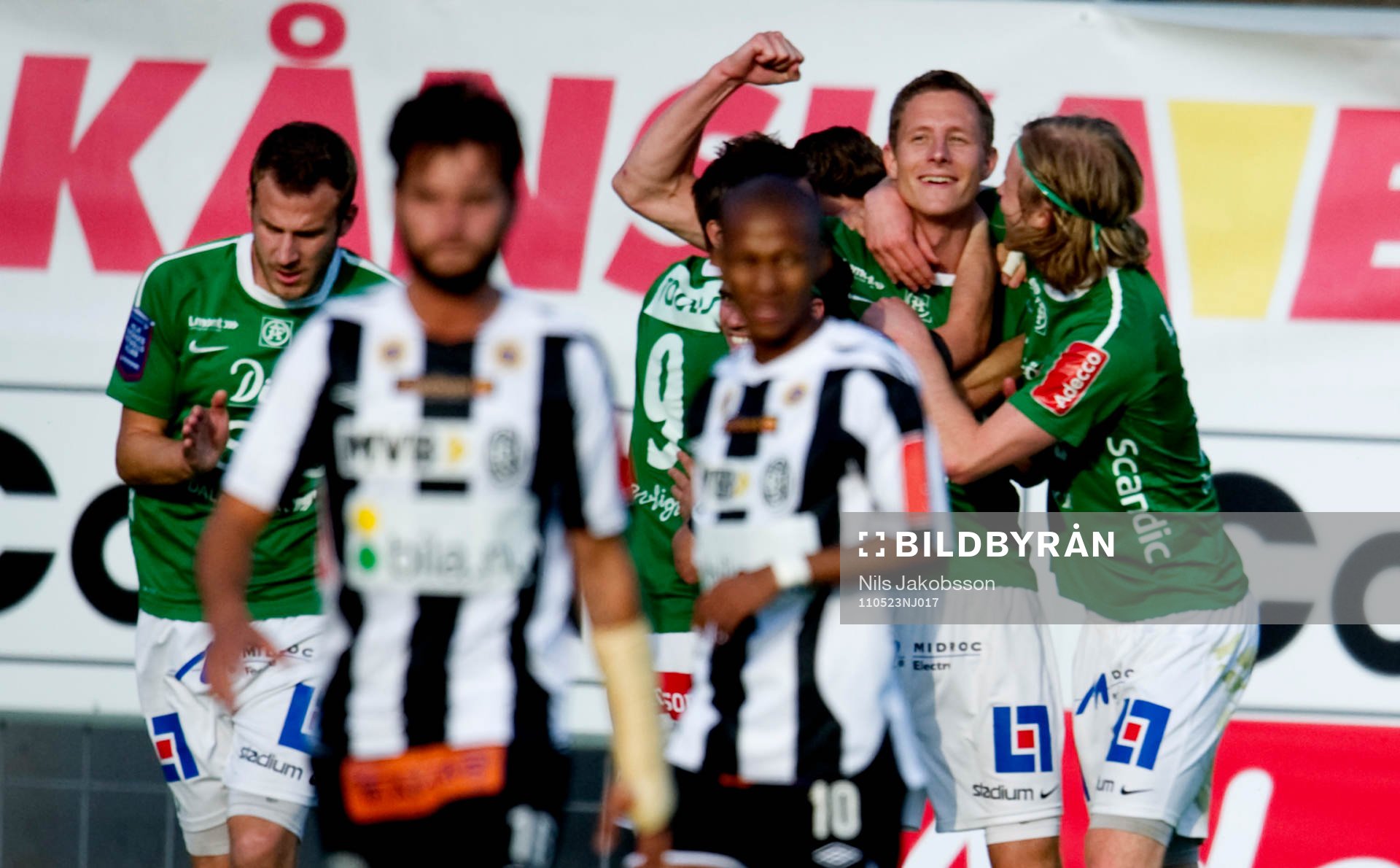 Johan Eklund,  Brage, sticker upp i mitten, jubel.