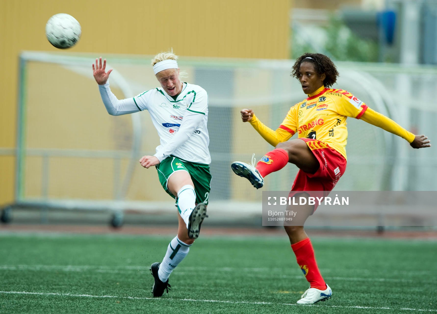  Kelly Eagan, Hammarby och Elaine Estrella Moura,Tyresö.