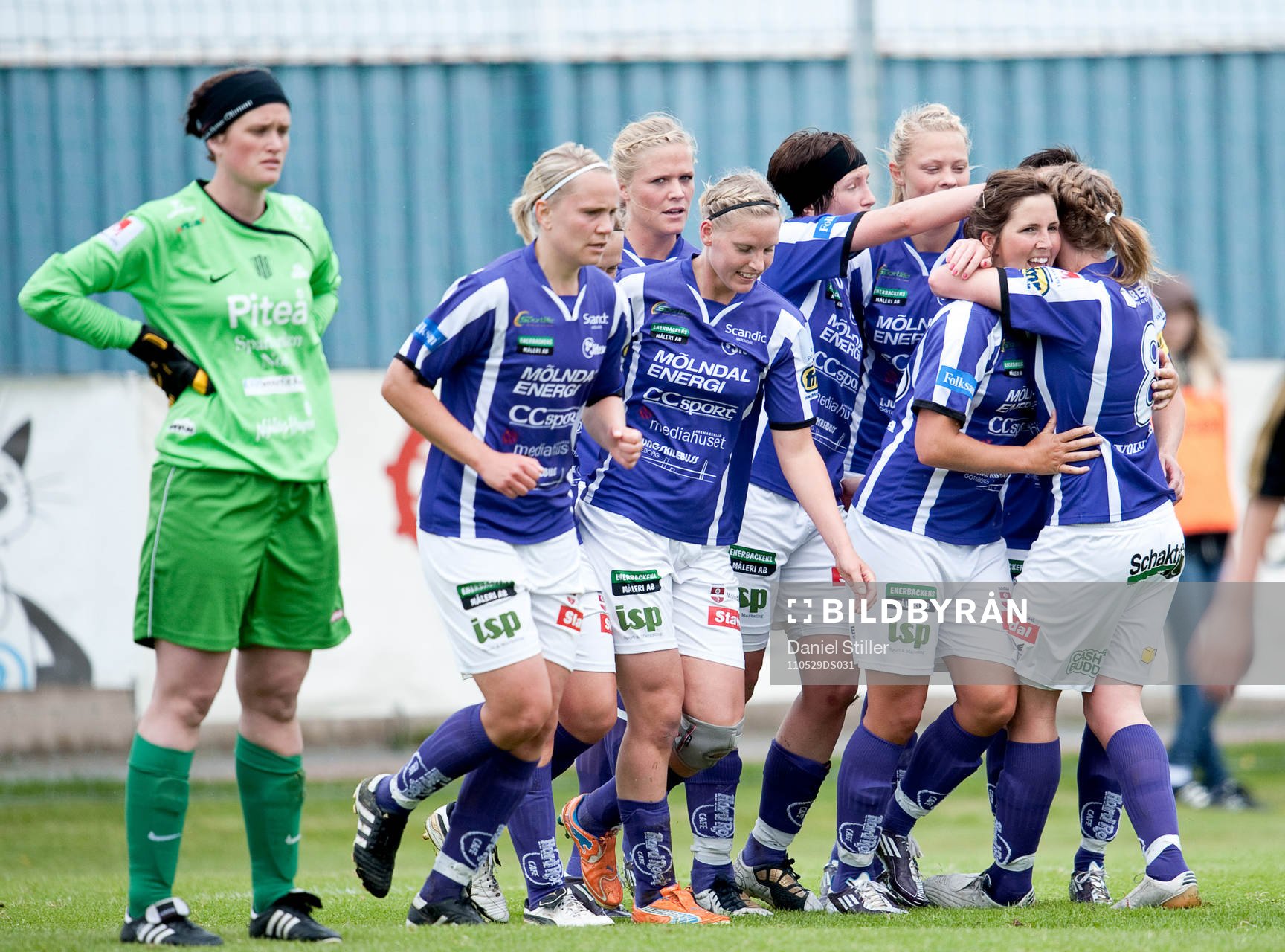 Rebecca Angus, Jitex, gör 1-0, jubel. Anna