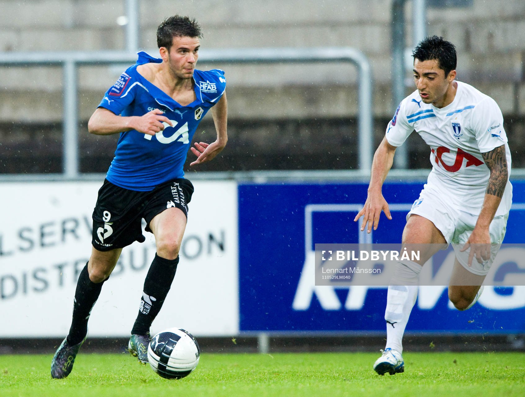 Raul Ruiz, Halmstad, söndrig tröja och Jiloan Hamad,