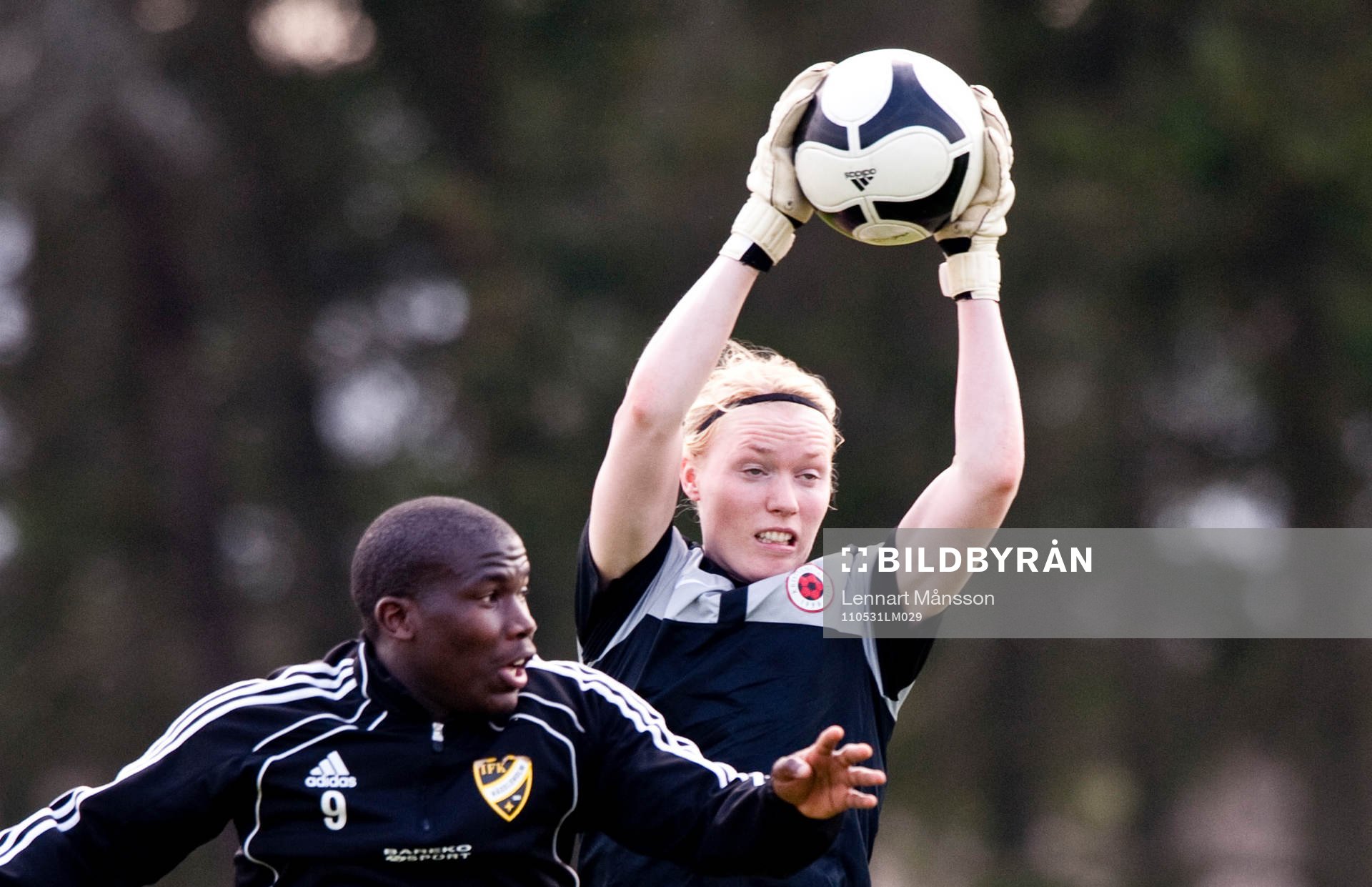 Målvaktsträning med VM-målvakten Hedvig Lindahl, här