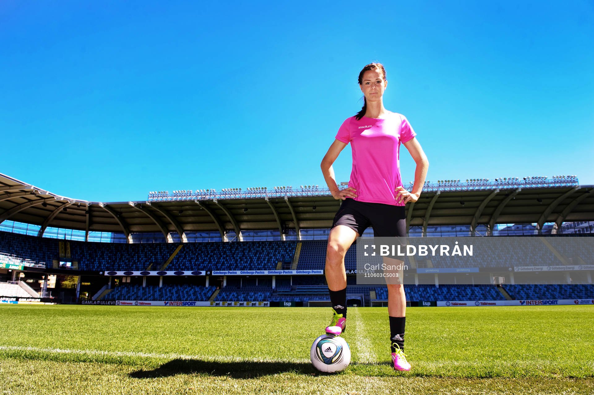 Lotta Schelin. Stadium, Adidas