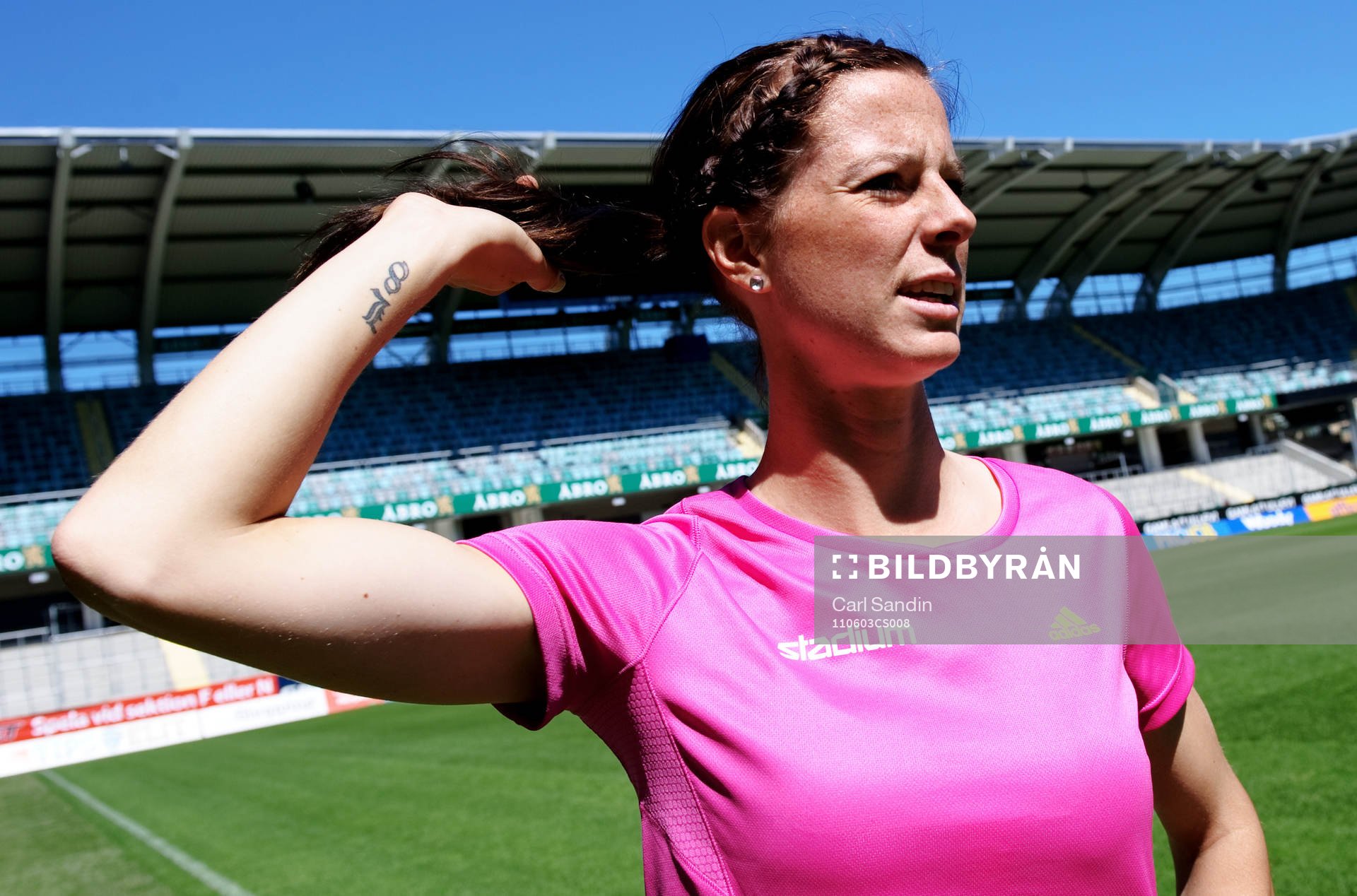 Lotta Schelin. Stadium, Adidas