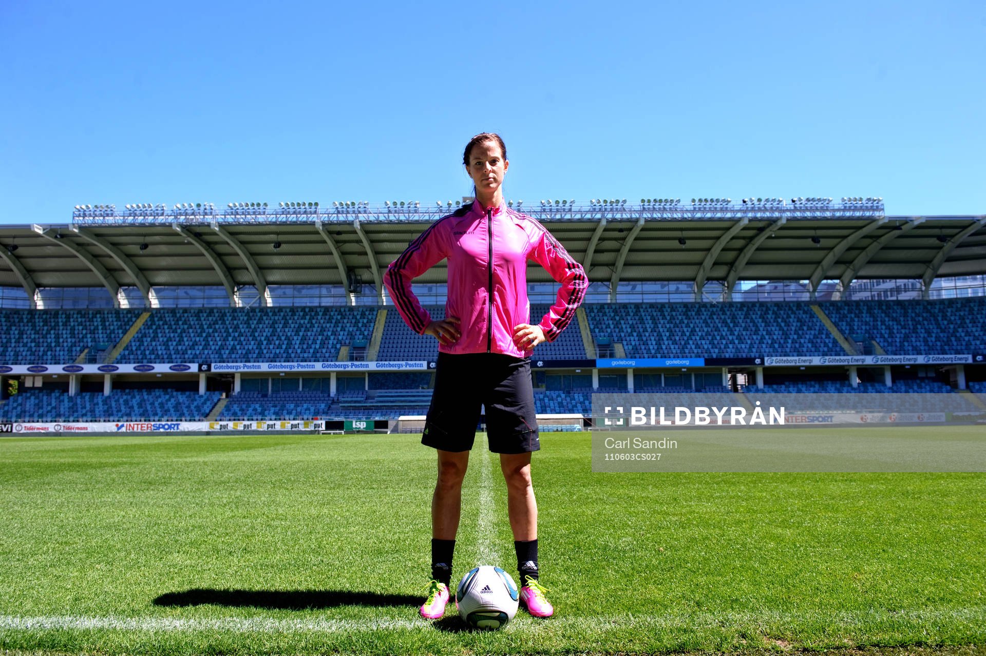 Lotta Schelin. Stadium, Adidas