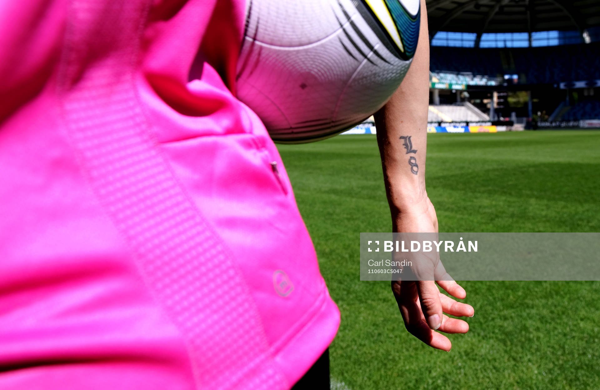 Lotta Schelin. Stadium, Adidas