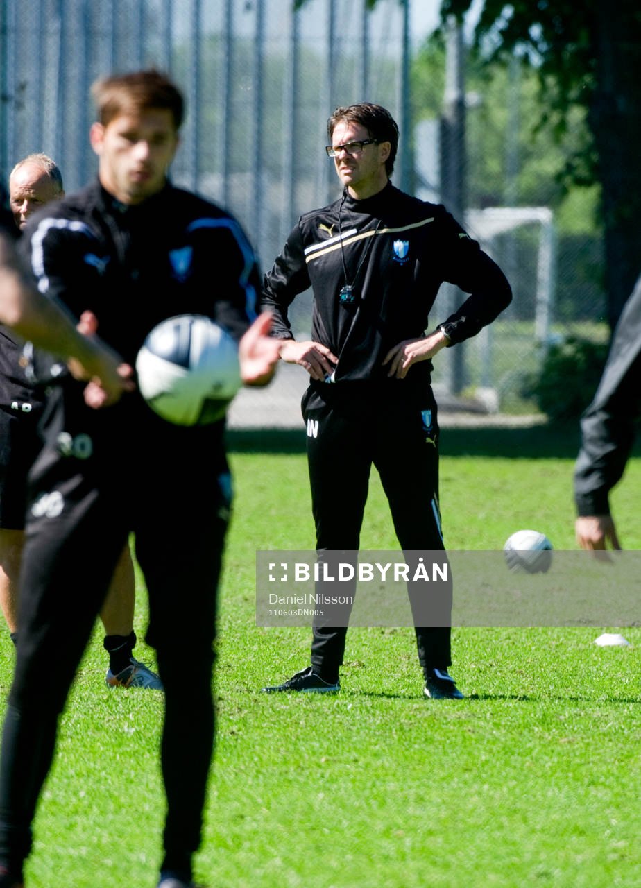 Rikard Norling, ny tränare, gör sin första träning med