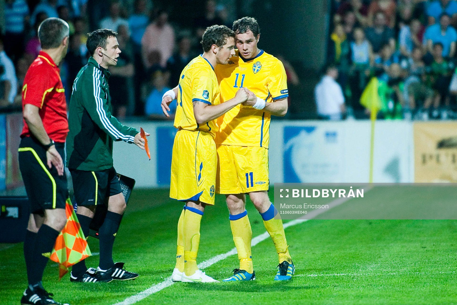 Johan Elmander byts ut  med Alexander Gerndt. Byte