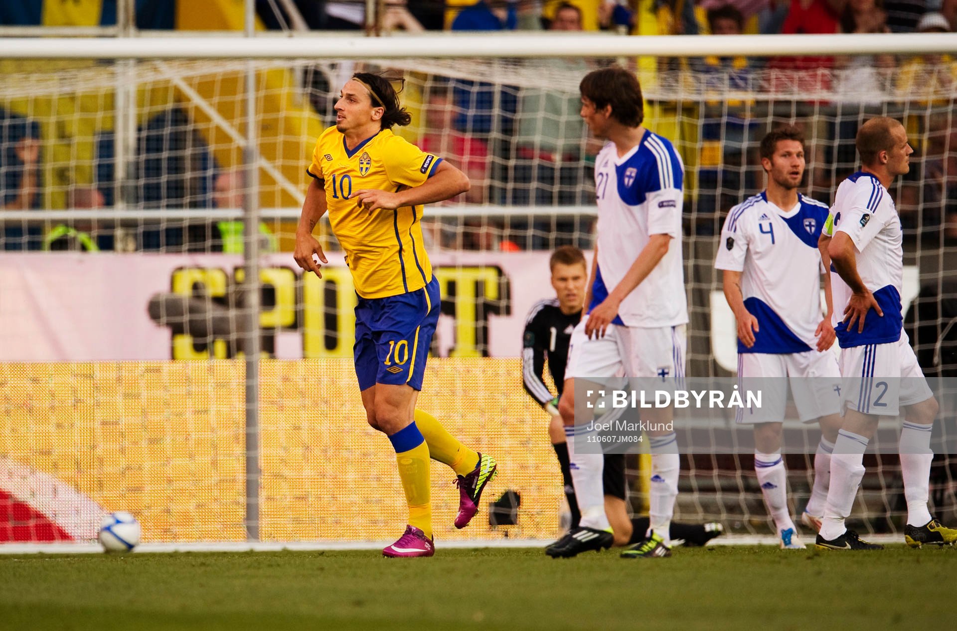 Zlatan Ibrahimovic, Sverige, haltar till