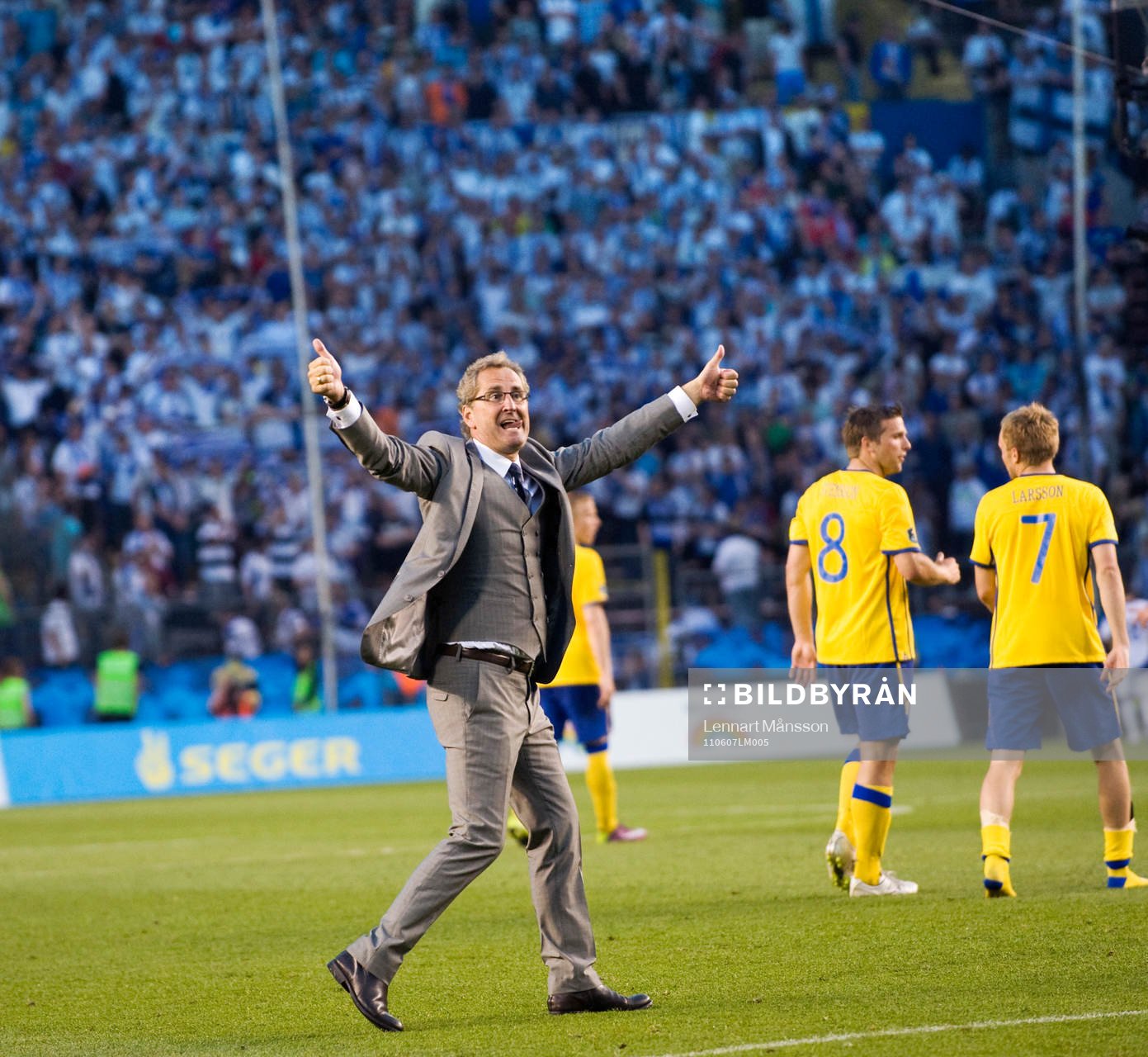 Erik Hamrén, förbundskapten, segerjubel