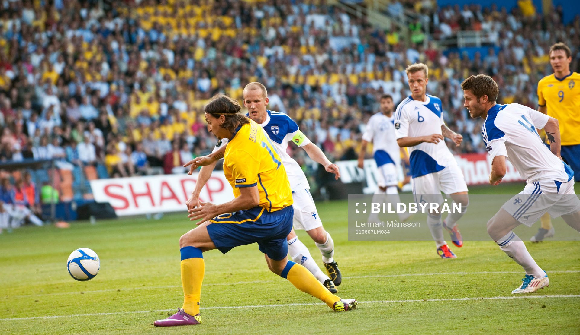 2-0, Zlatan Ibrahimovic, som blir framspelad av Kim