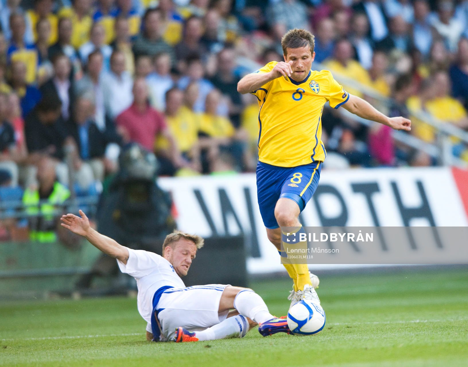 Anders Svensson, Sverige, flyger förbi finländarna