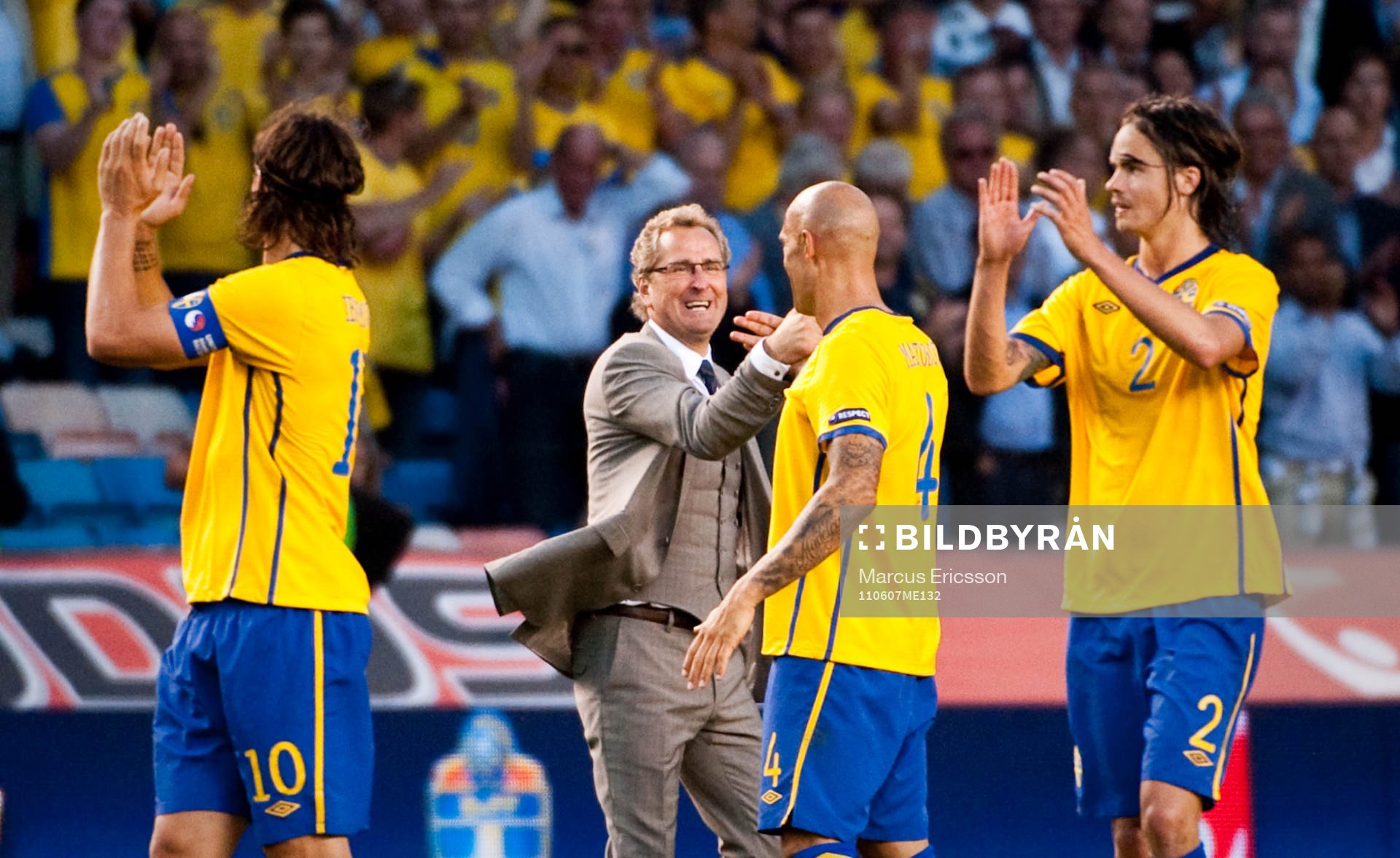 Erik Hamrén, förbundskapten, Sverige jubel med spelarna