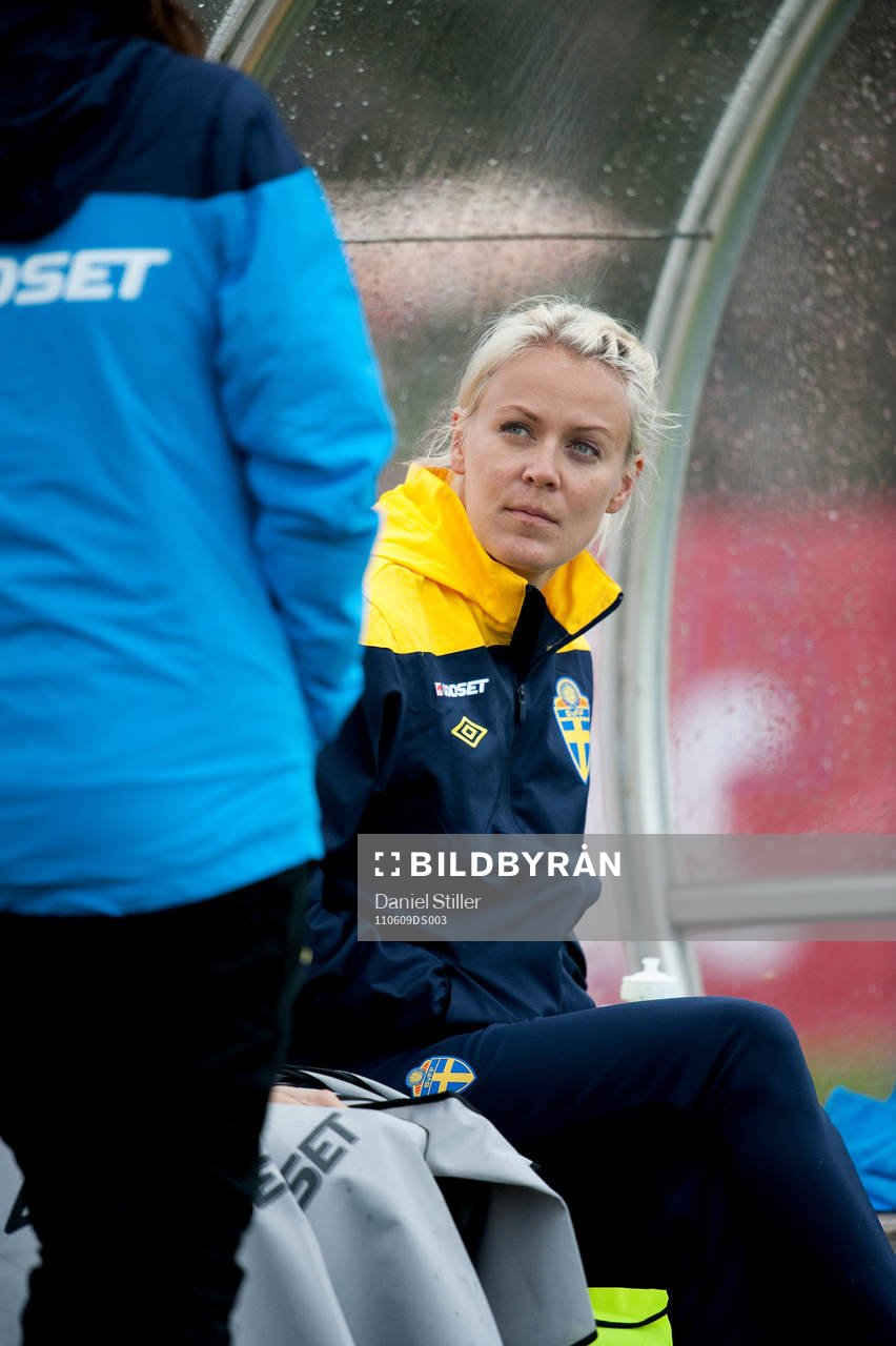 Josefine Öqvist, Sverige, på bänken