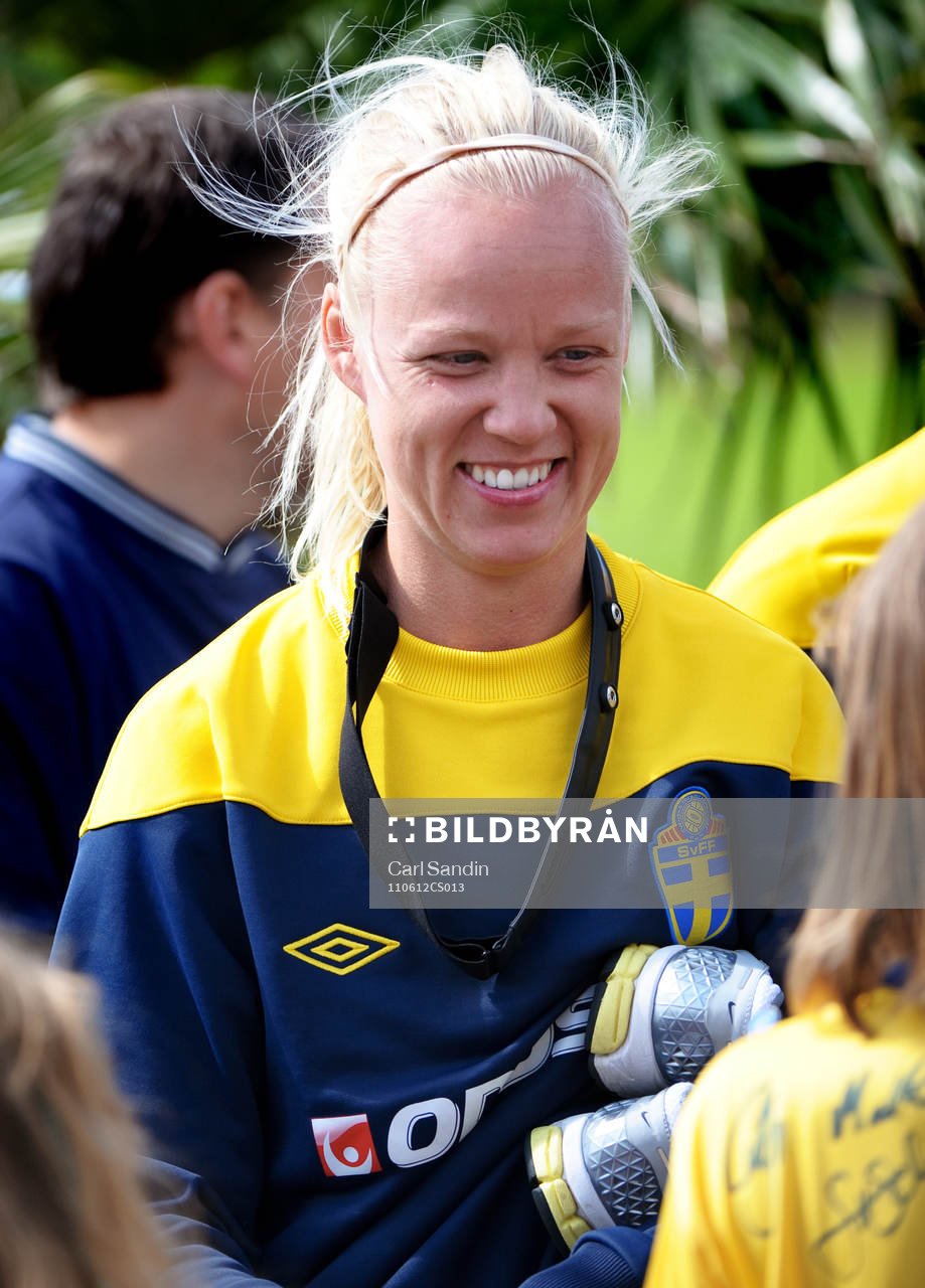 Caroline Seger, Sverige