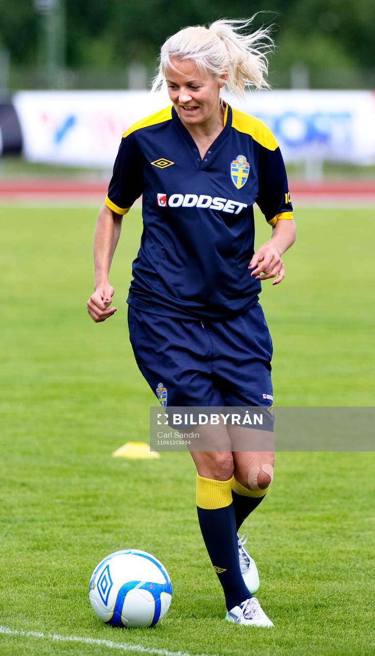 Josefine Öqvist, Sverige
