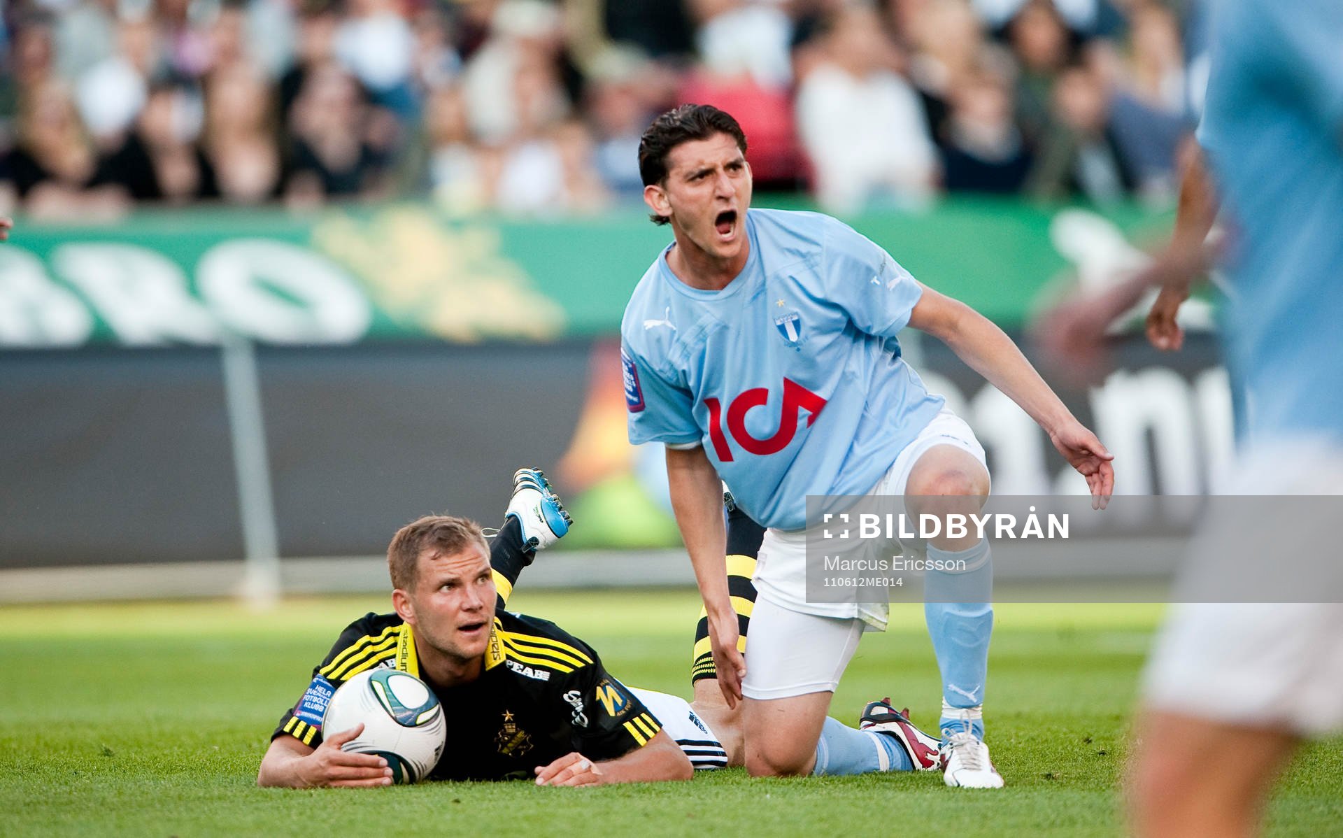 Robert Åhman Persson, AIK dras ned av Agon Mehmeti, Malmö