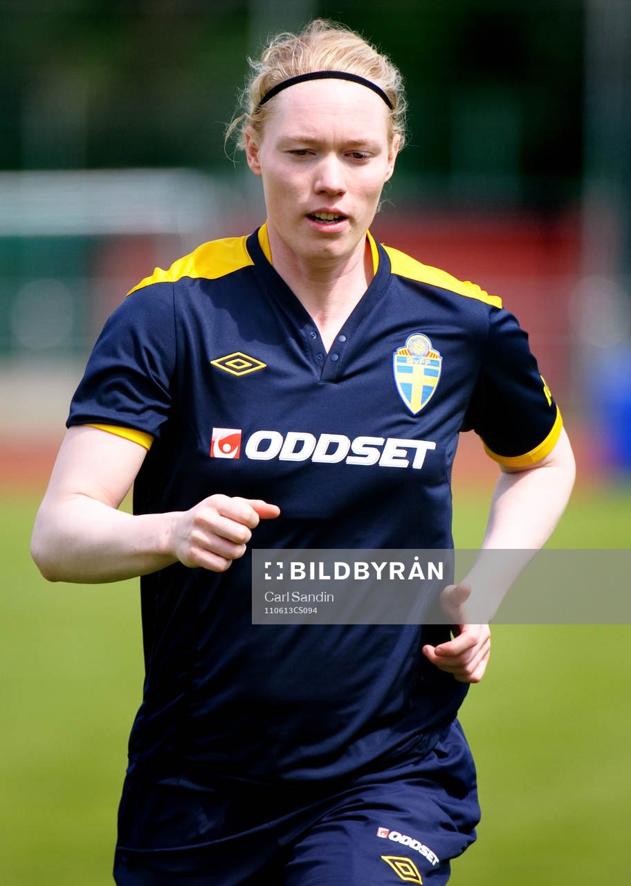 Hedvig Lindahl, målvakt