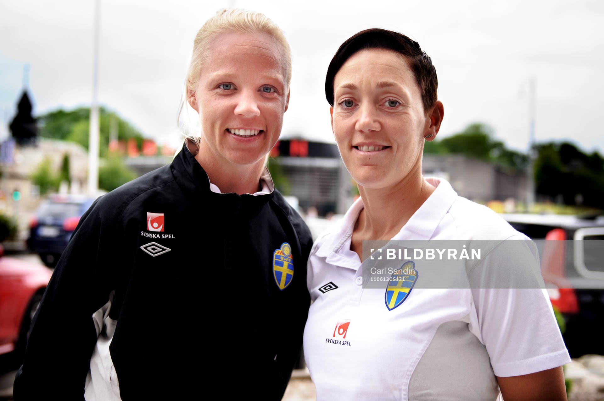 Caroline Seger, Therese Sjögran, Sverige