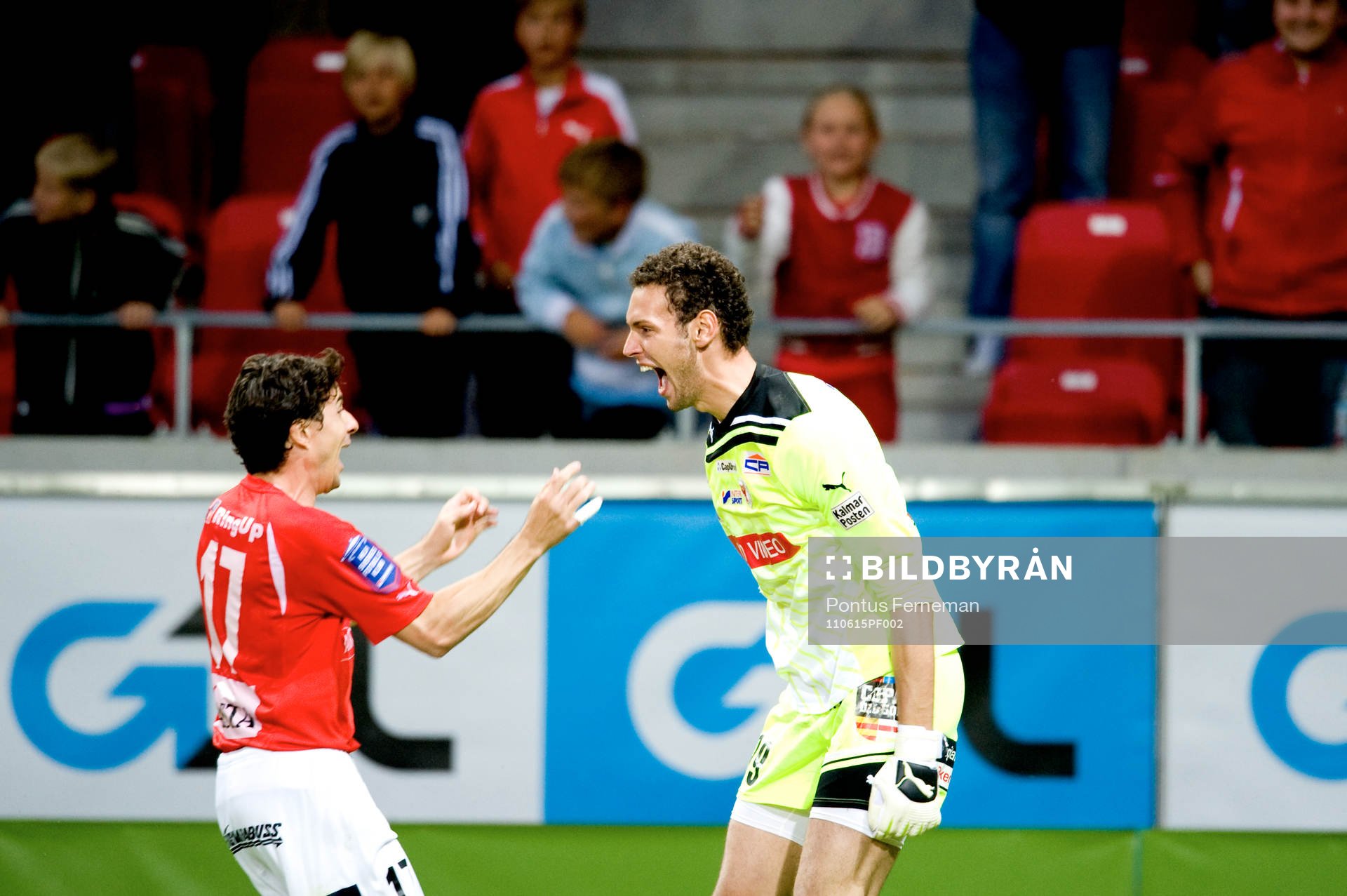  Daniel Mendes och Etrit Berisha, målvakt, Kalmar, jubel.