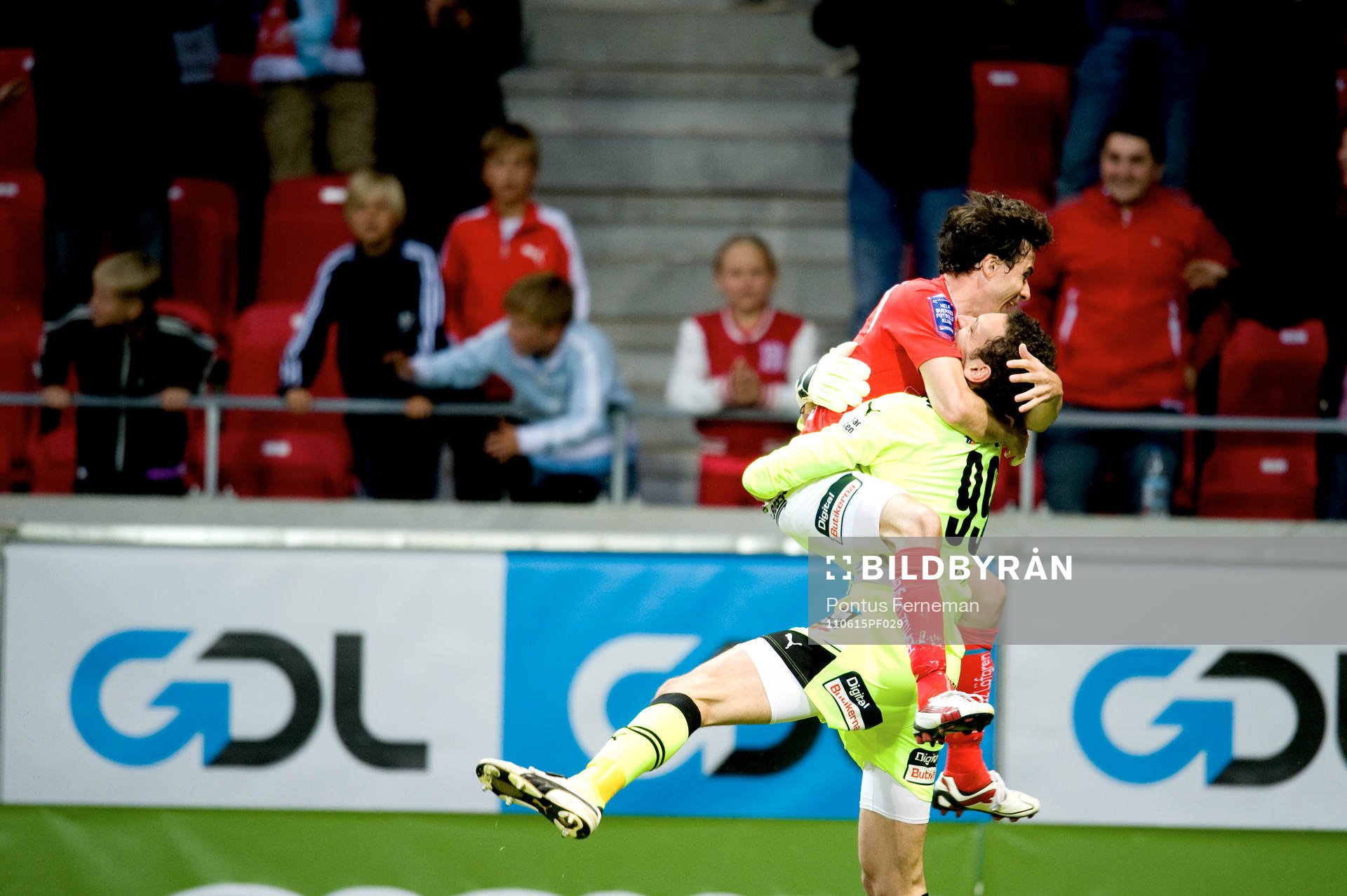 Daniel Mendes och Etrit Berisha, målvakt, Kalmar, jubel,