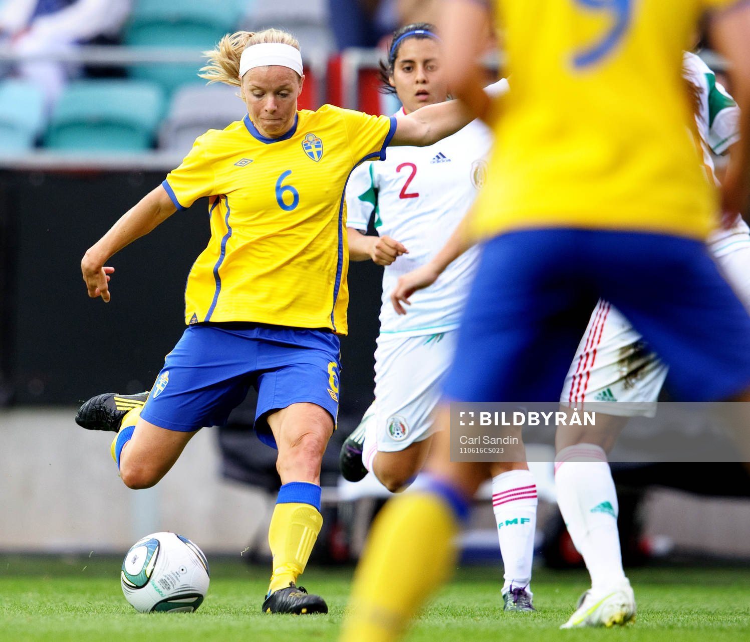 Sara Thunebro, Sverige