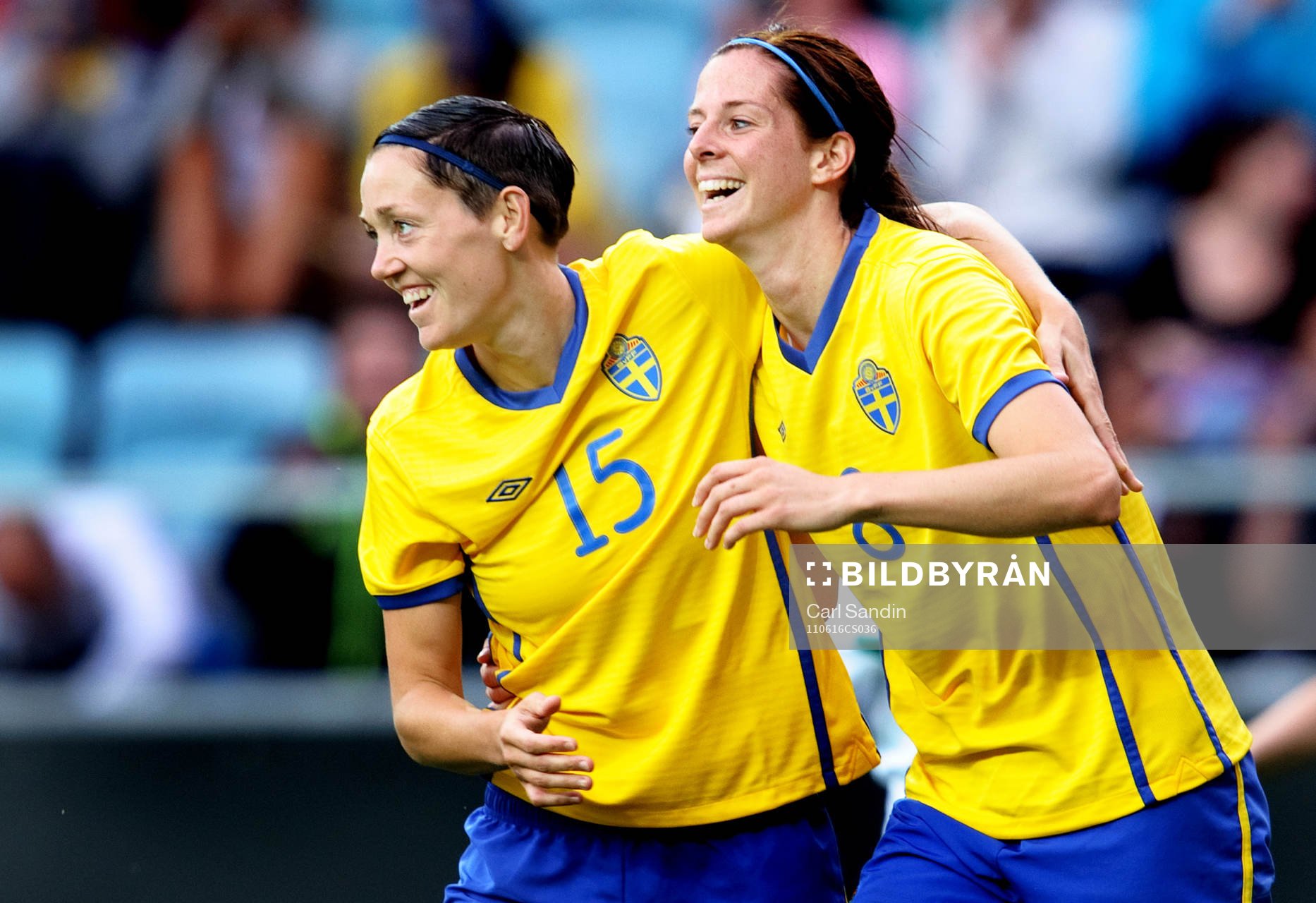 Therese Sjögran, Lotta Schelin, Sverige, jubel