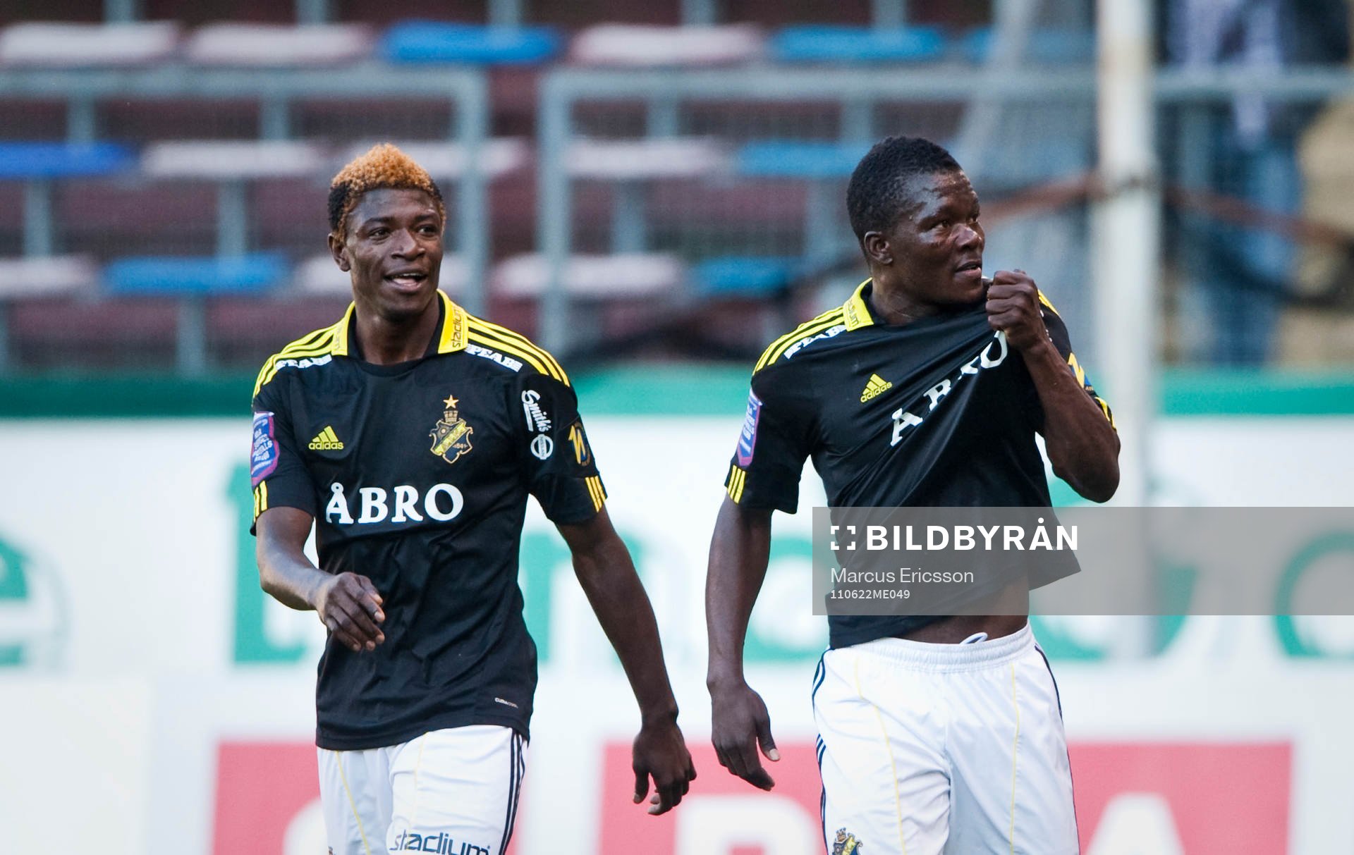  Mohamed Bangura och Ibrahim Tete Bangura, AIK jubel efter 1-0