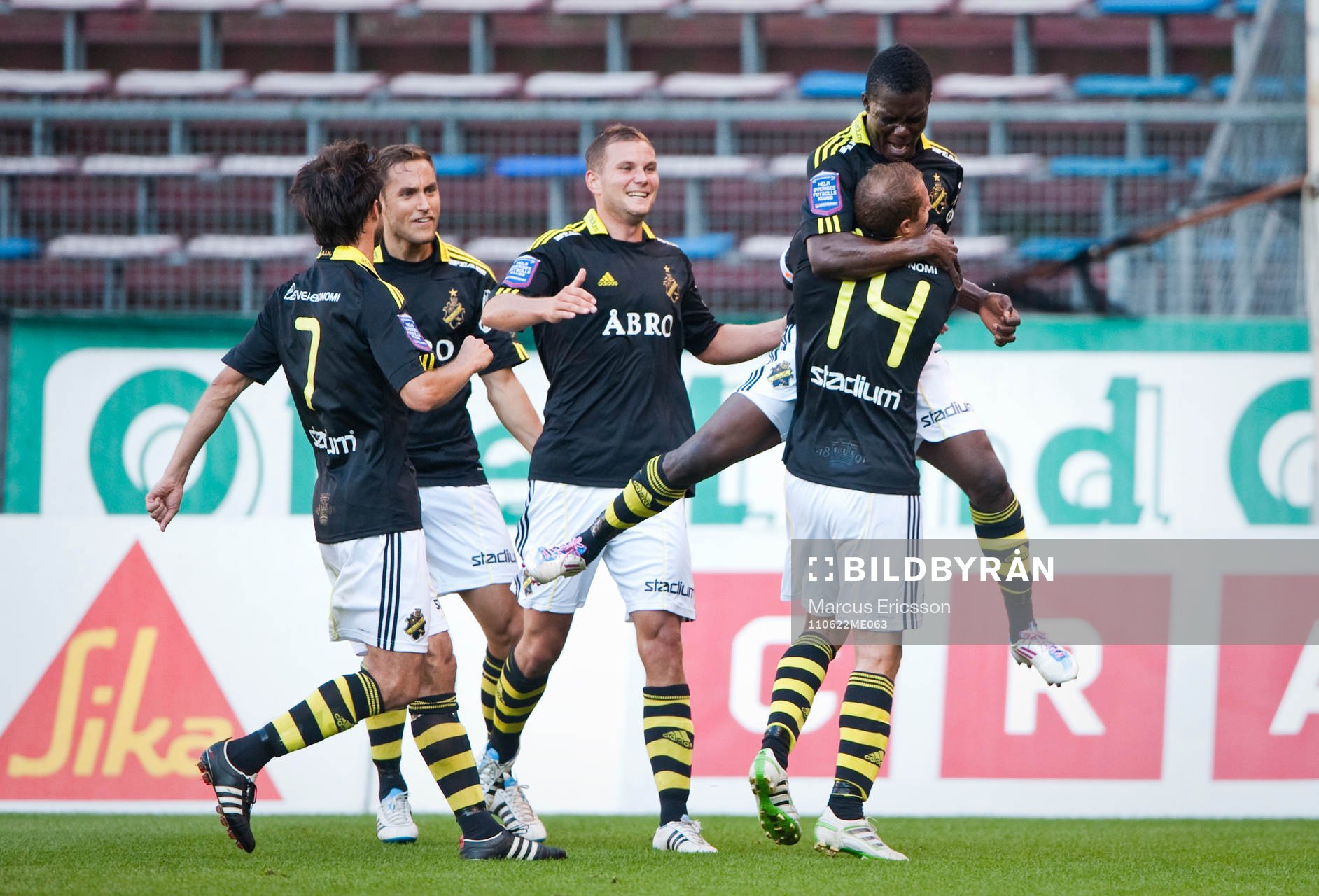  Ibrahim Tete Bangura, AIK jubel efter 1-0