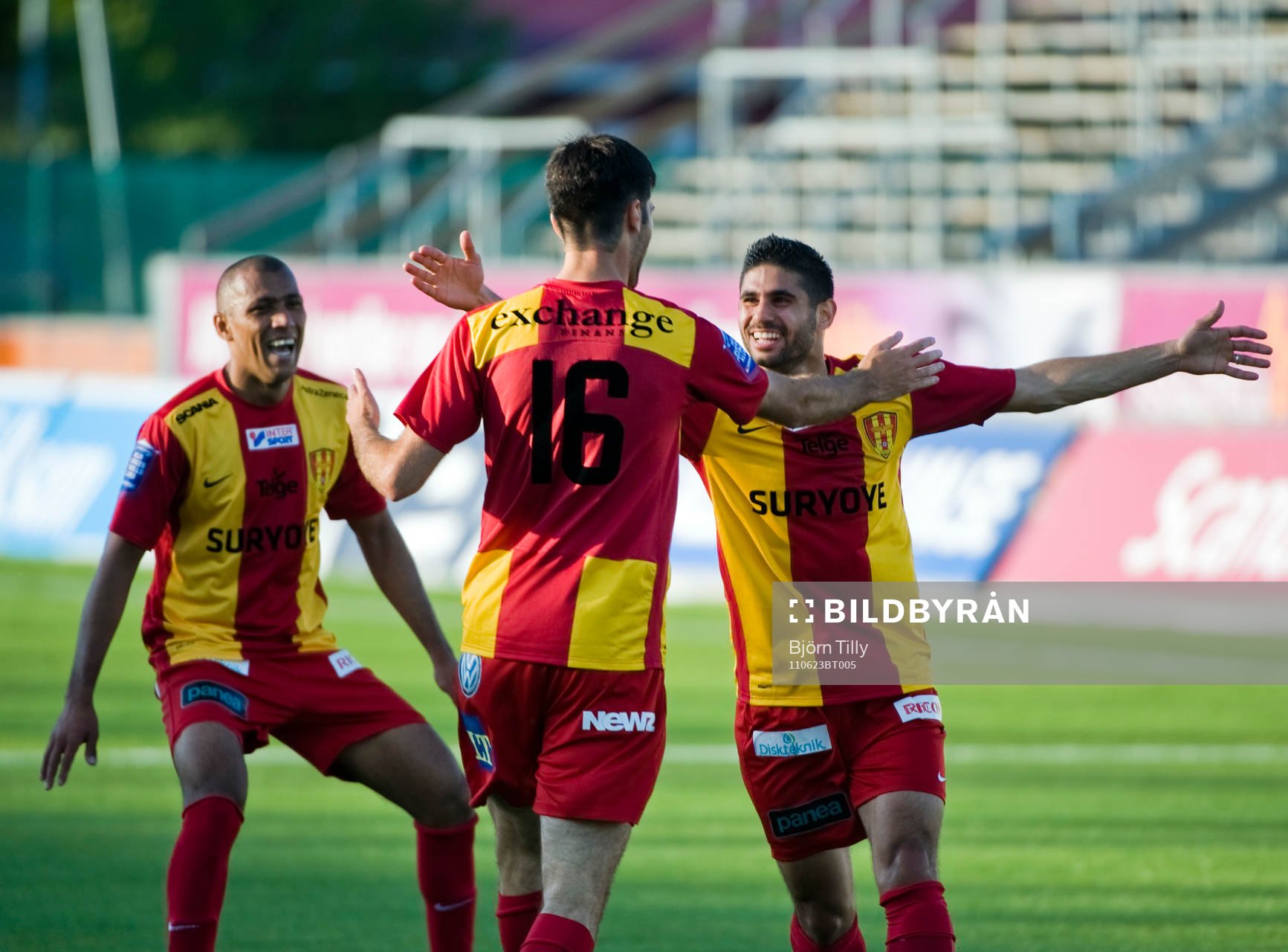  Alessandro Silva Pereira, Rabi Elia och Imad Zatara, jubel efter kvittering 1-1.