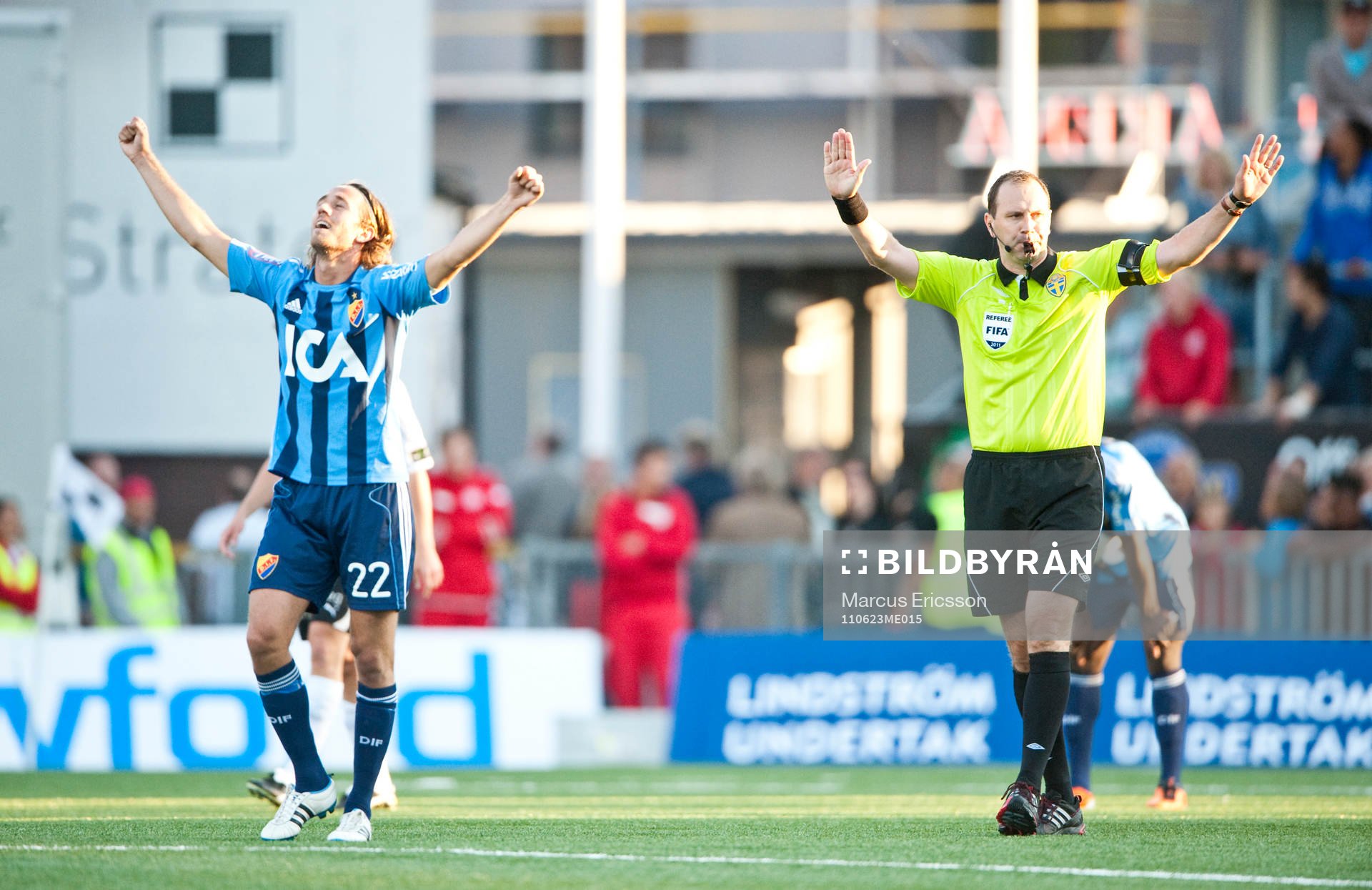 Philip Hellqvist, Djurgården jubel samtidigt som domare