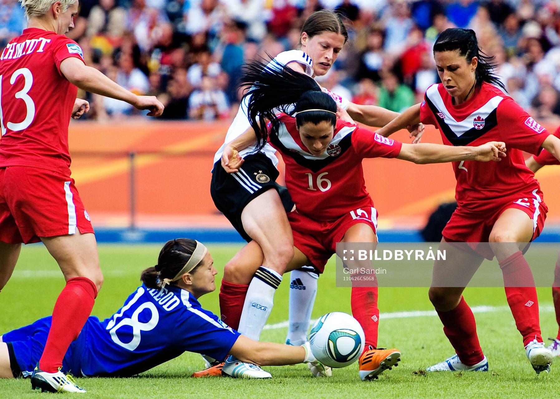  Erin McLeod, målvakt, Kanada, Kerstin Garefrekes, Tyskland, Jonelle Filigno, Kanada.