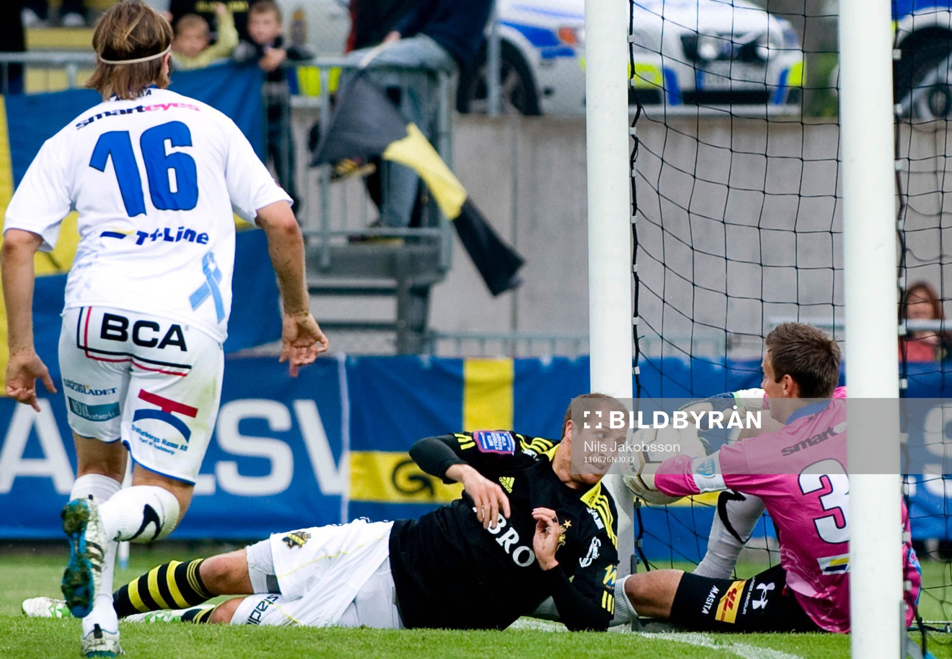 är det mål? Kenny Pavey, AIK, Viktor Noring, målvakt,