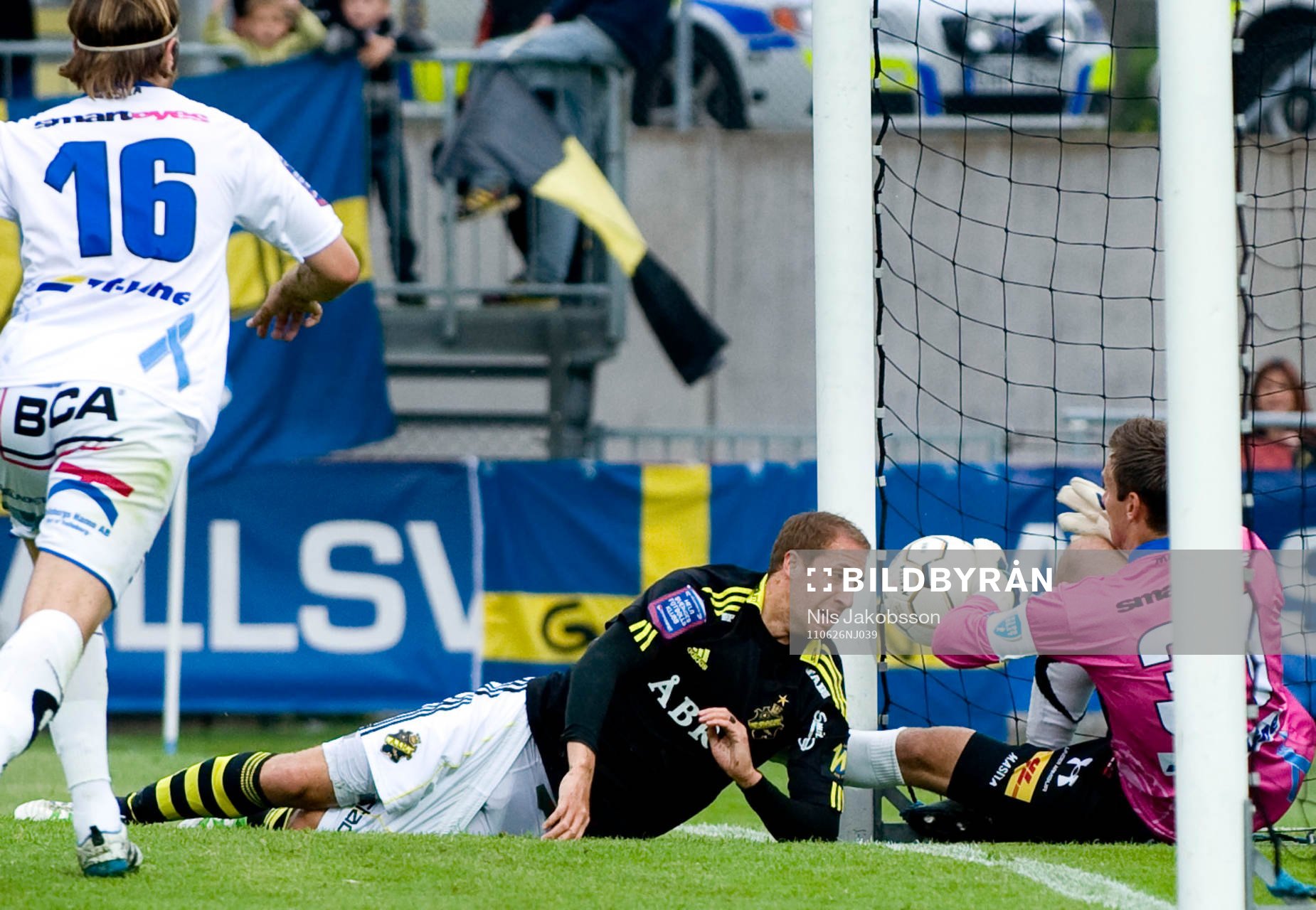 är det mål? Kenny Pavey, AIK, Viktor Noring, målvakt,
