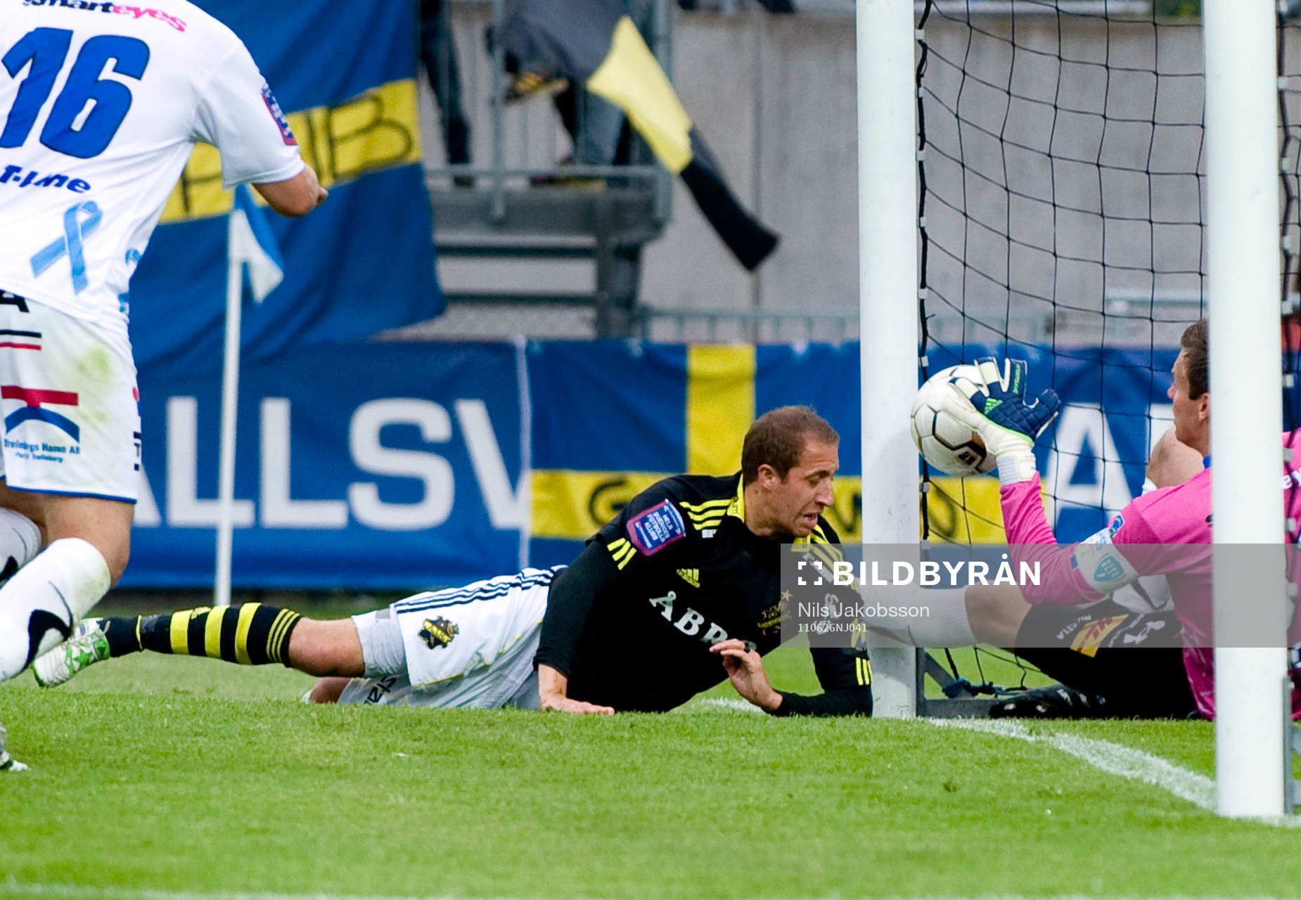 är det mål? Kenny Pavey, AIK, Viktor Noring, målvakt,