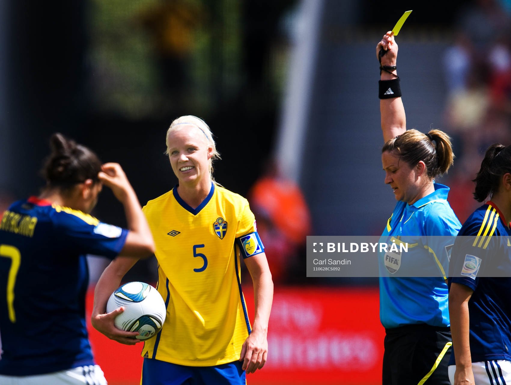 Caroline Seger, Sverige, gult kort, varning