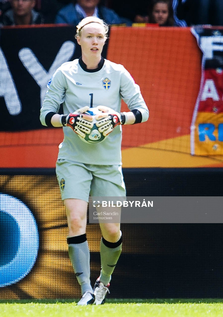 Hedvig Lindahl, målvakt
