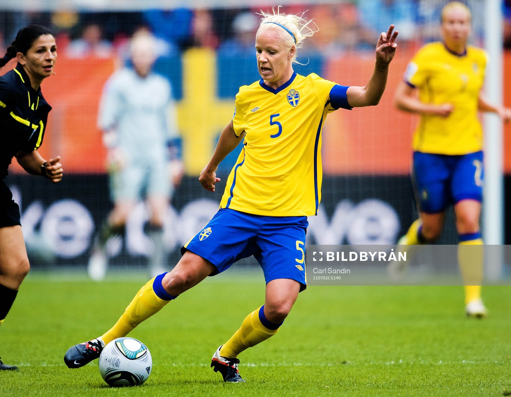Caroline Seger, Sverige
