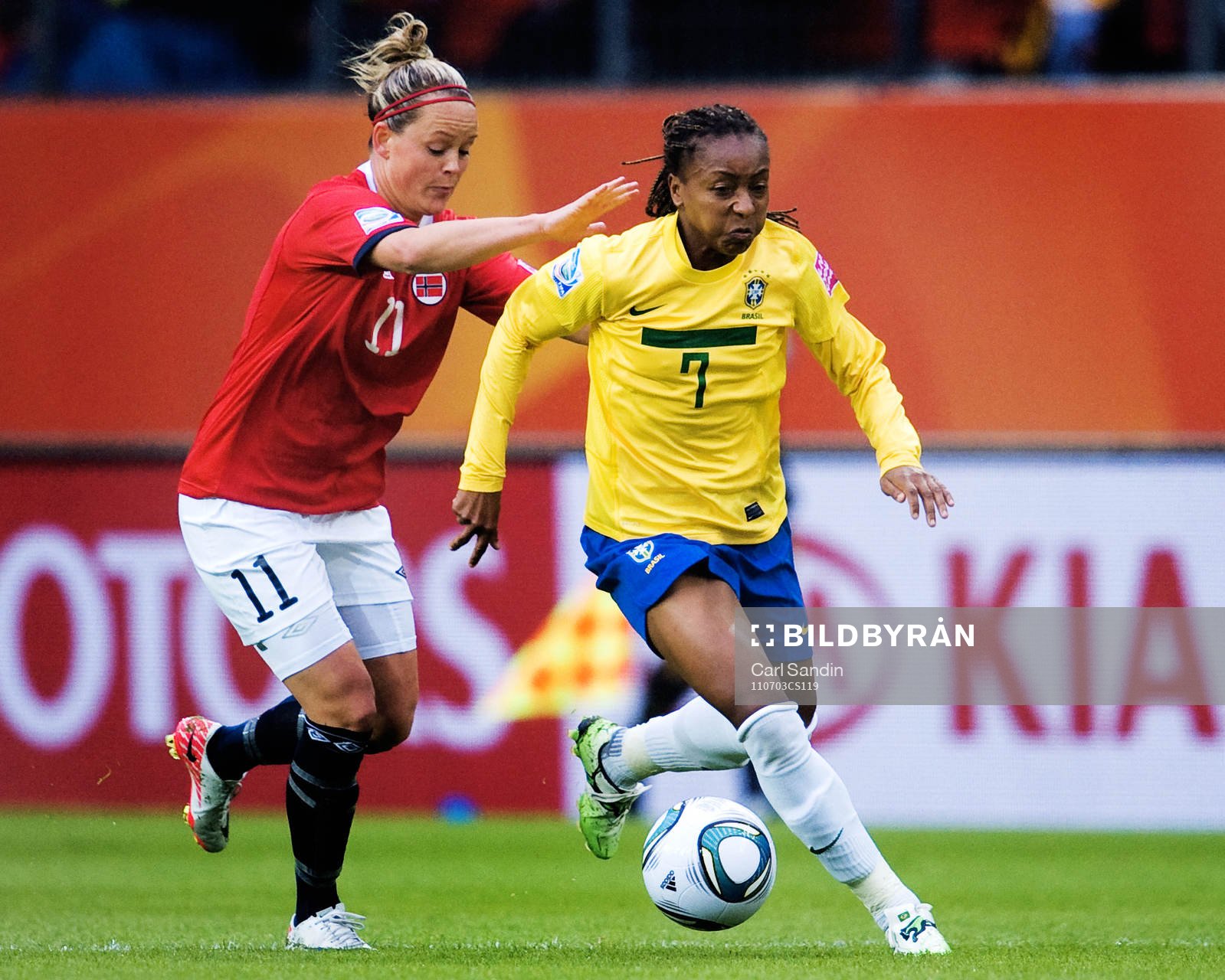 Leni Larsen Kaurin, Norge, Ester, Brasilien