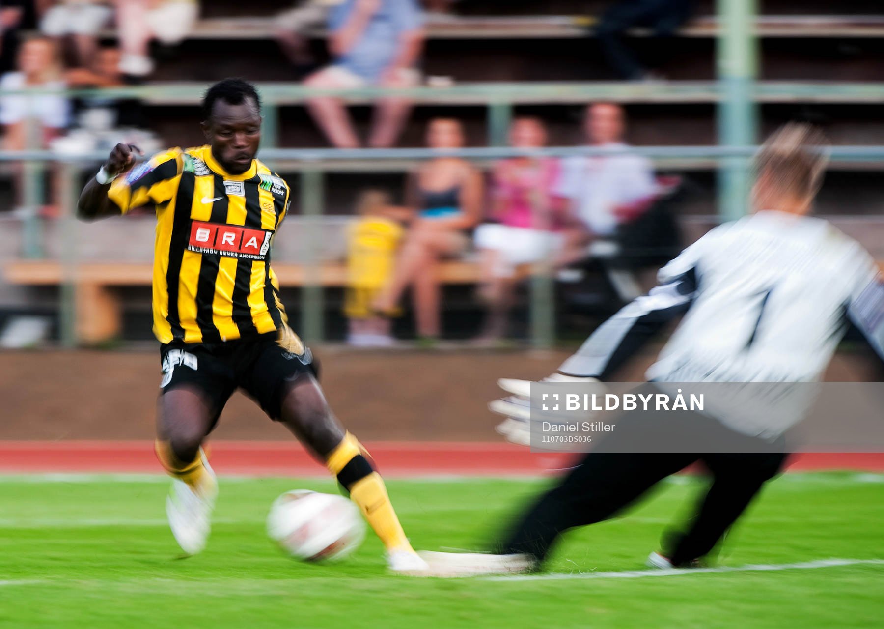 John Chibuike, Häcken, gör 5-0 bakom Mattias Asper,