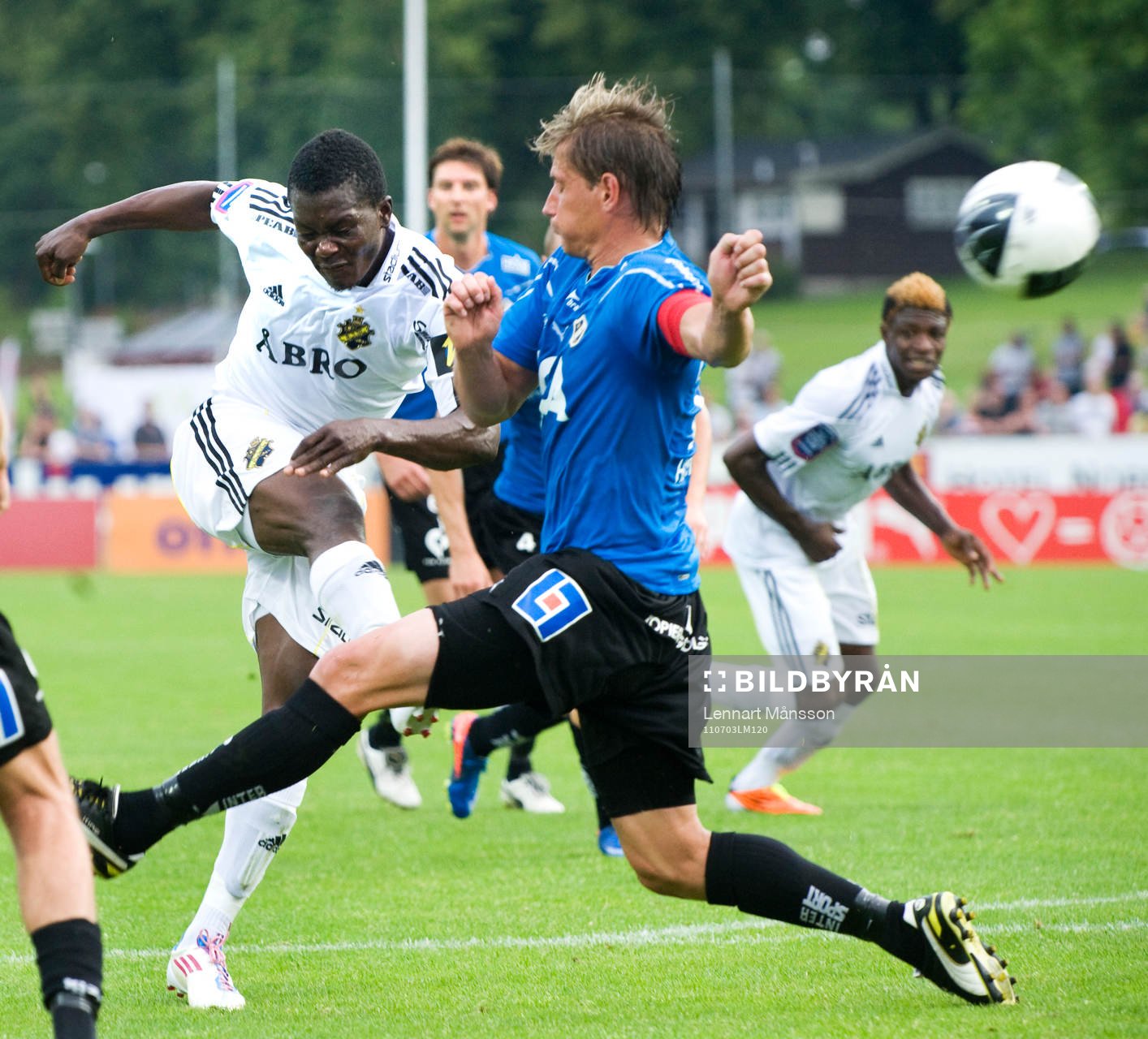 Ibrahim Bangura, AIK, skjuter, Tomas Zvirgdauskas, Halmstad