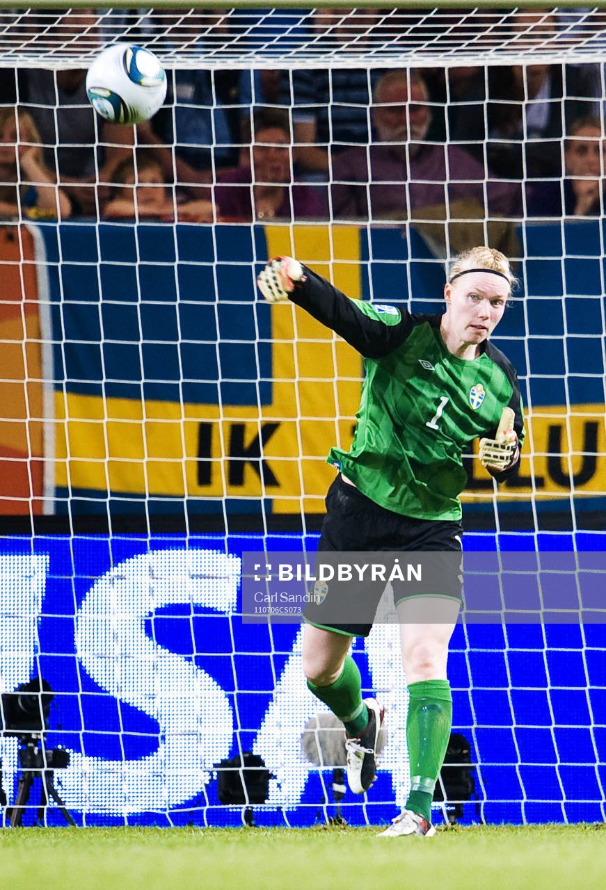 Hedvig Lindahl, målvakt