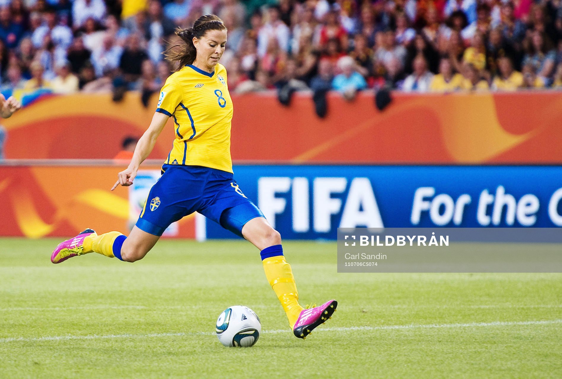 Lotta Schelin, Sverige