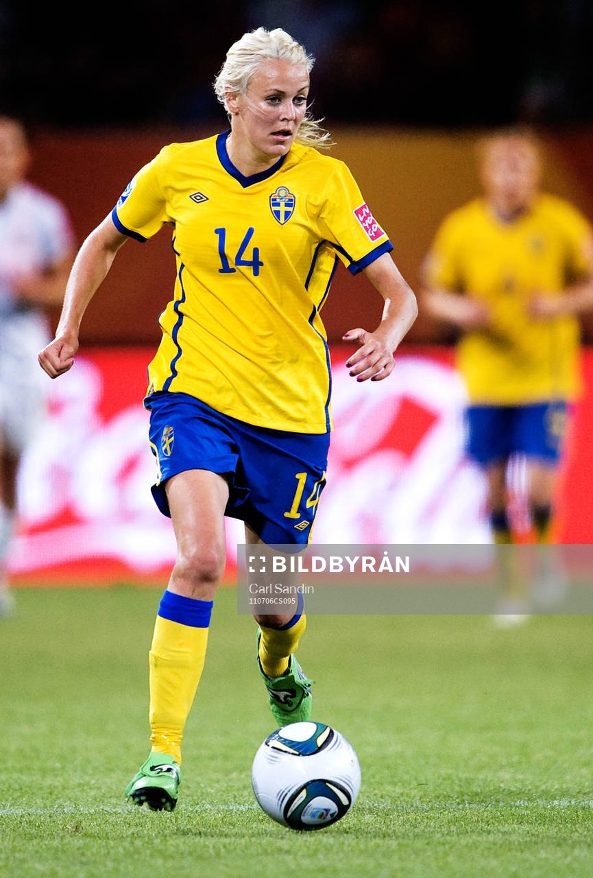 Josefine Öqvist, Sverige