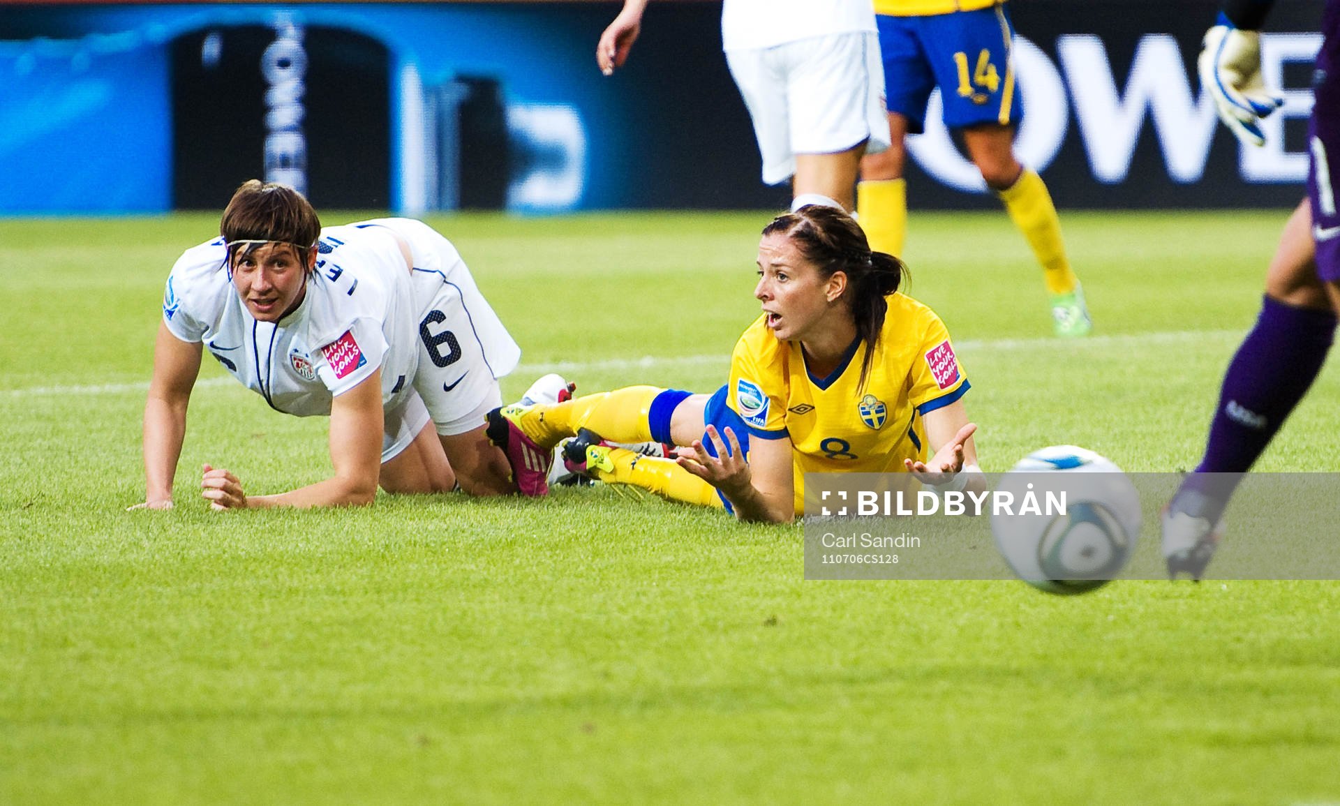 Lotta Schelin, Sverige, vill ha straff