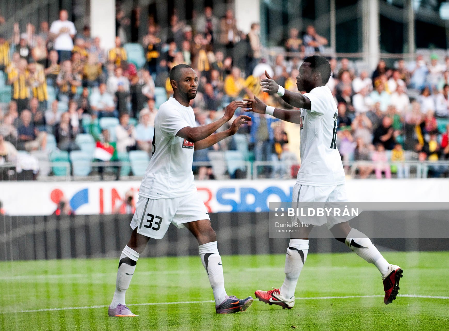 Rene Makondele, Häcken, gör 1-0, jubel Majeed Waris